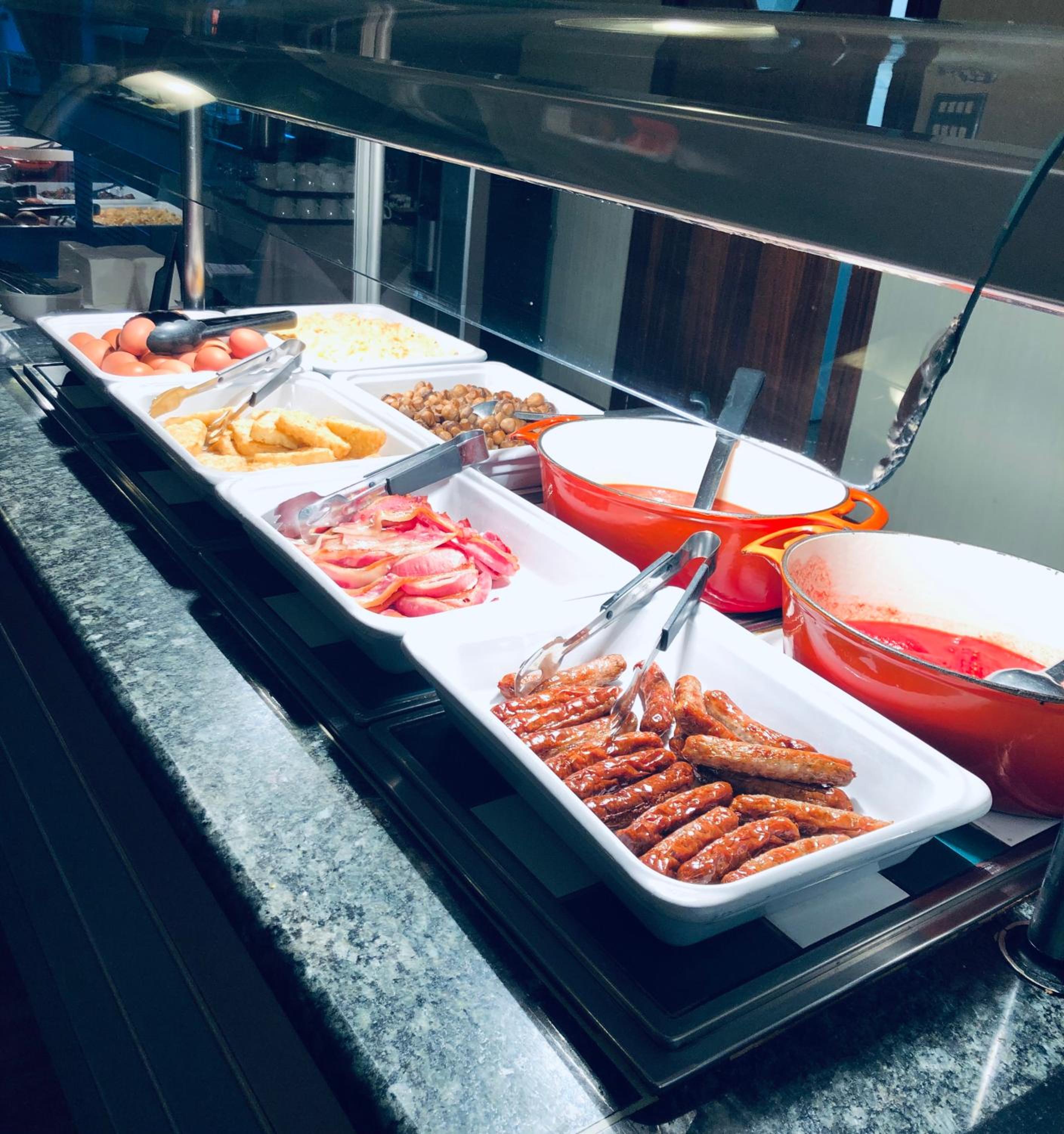 breakfast buffet