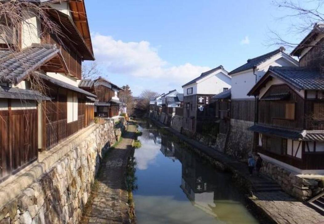 Higashiomi Large House view 5