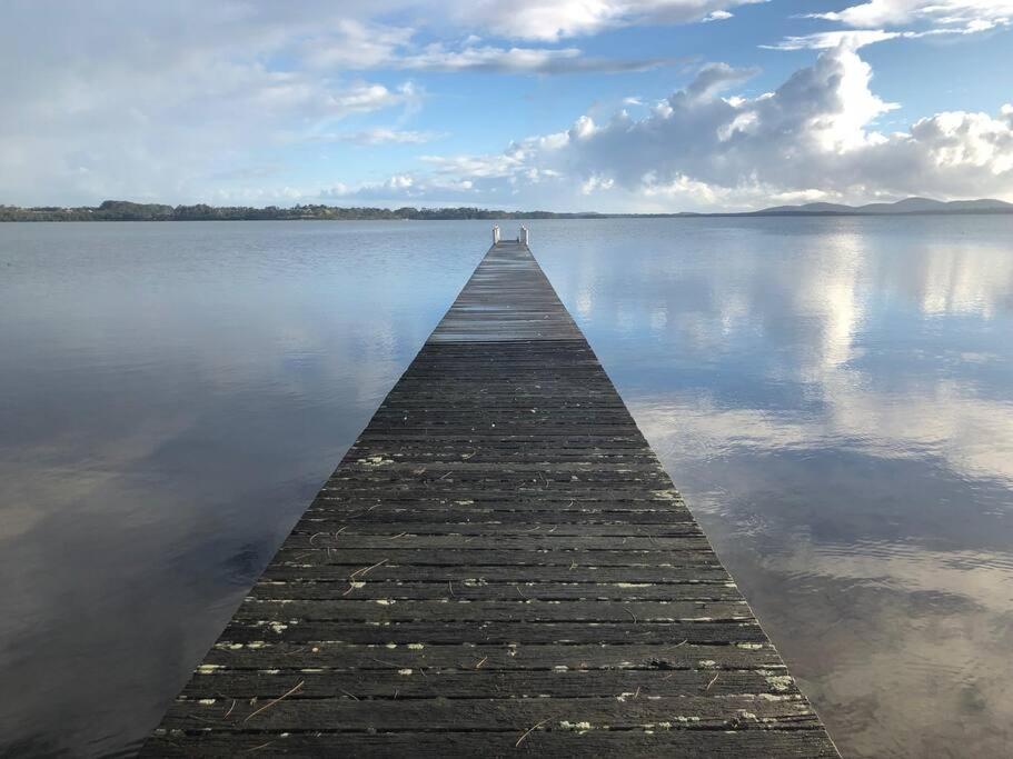 Katandra Homestead, farm on the lake, close to beaches and national park