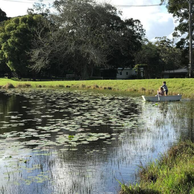 Katandra Homestead, farm on the lake, close to beaches and national park