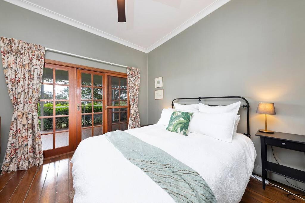 Katandra Homestead, farm on the lake, close to beaches and national park