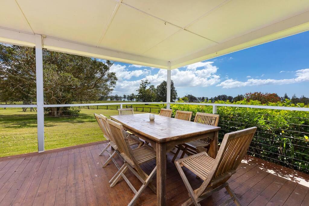 Katandra Homestead, farm on the lake, close to beaches and national park