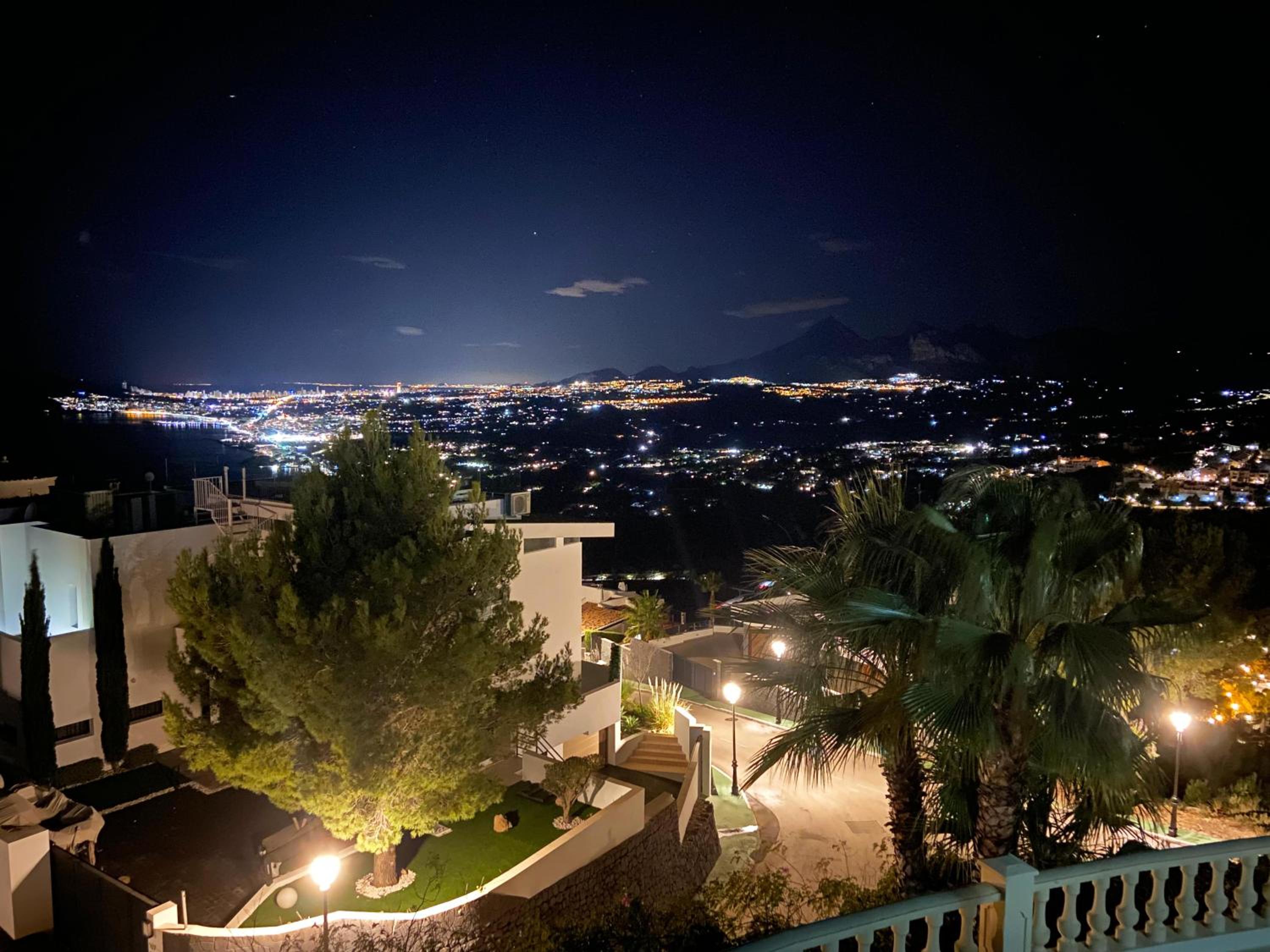Villa Aleandra con Maravillosas Vistas al mar! view 2