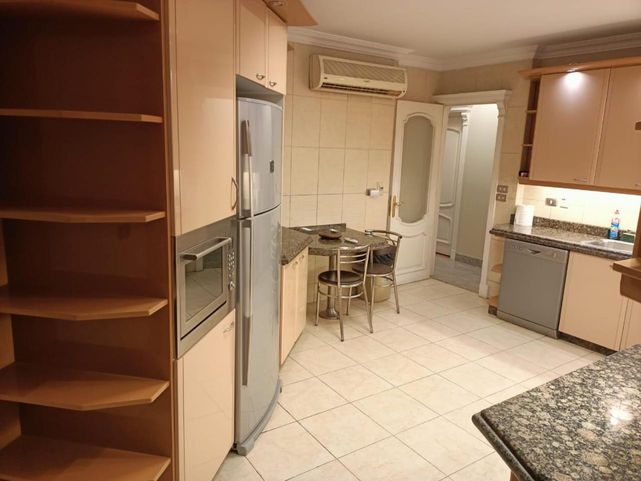 Super Deluxe Apartment in Sheraton Area near Cairo Int'l Airport