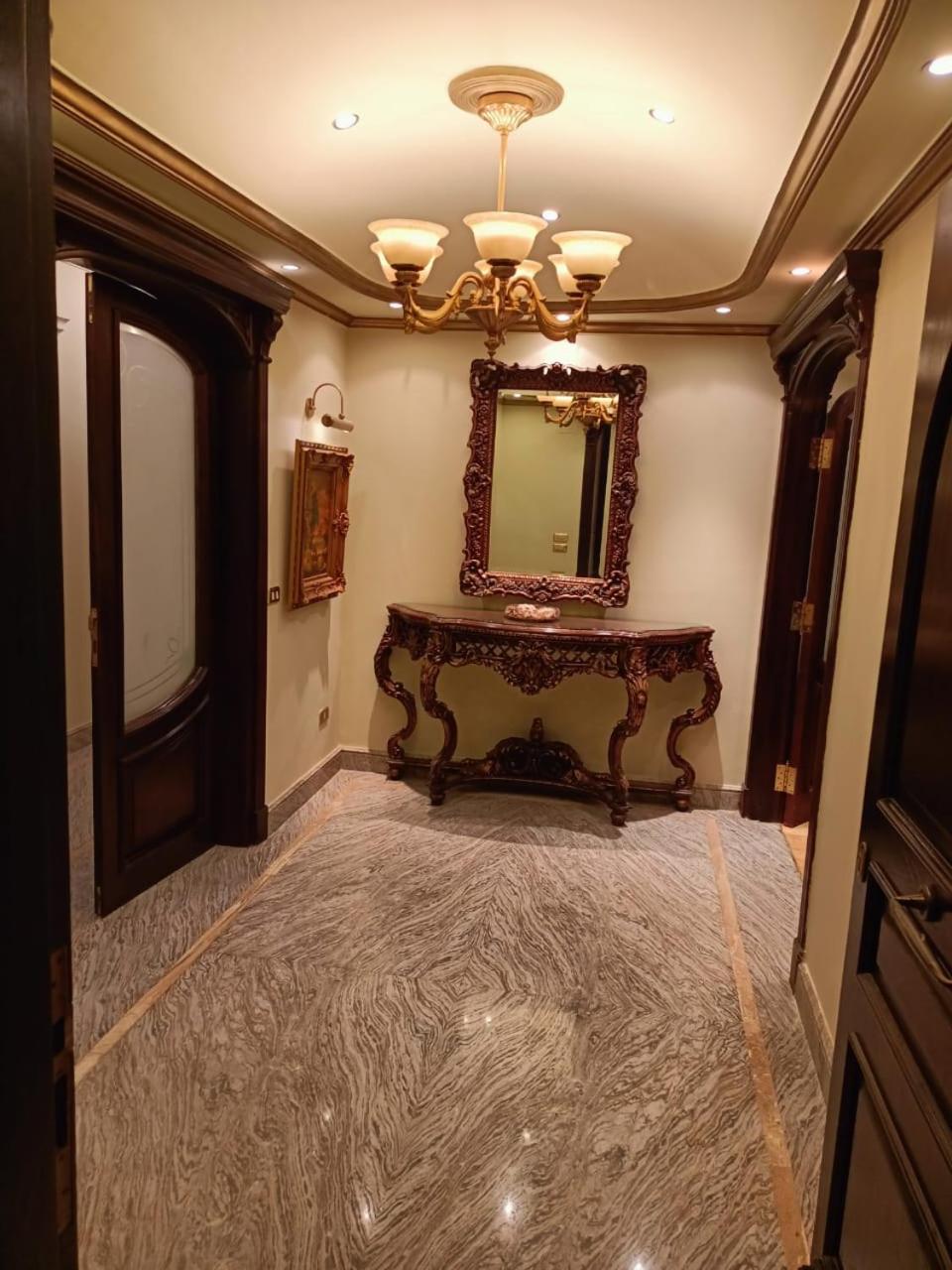Super Deluxe Apartment in Sheraton Area near Cairo Int'l Airport