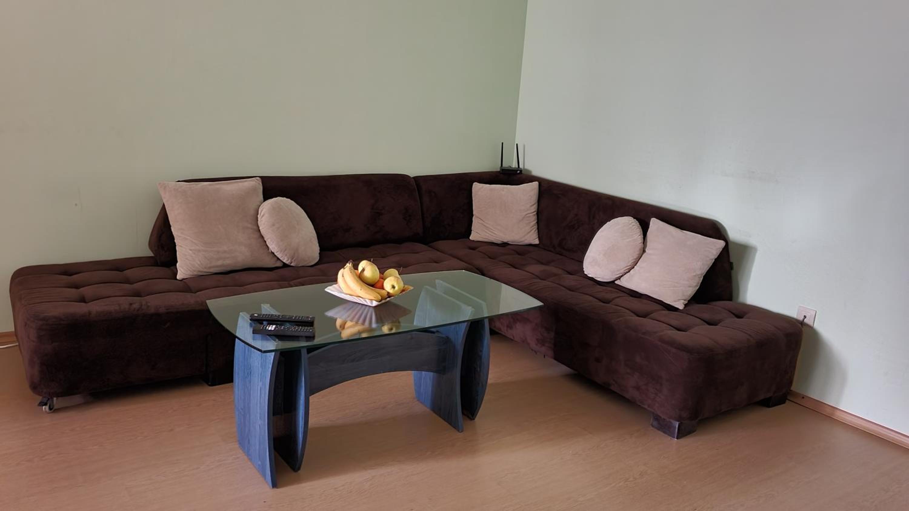 Minimalistic 1BR flat with a Parking spot