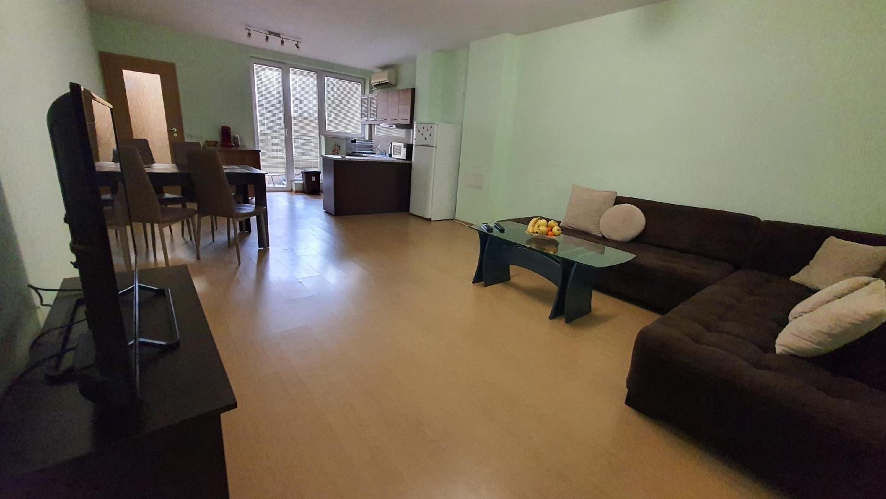Minimalistic 1BR flat with a Parking spot