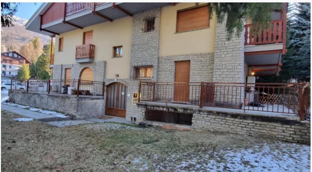 Chalet La Cometa view 3