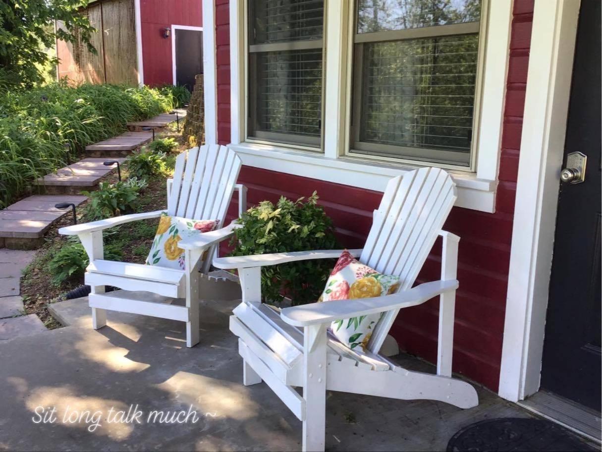 Plain & Fancy Bed & Breakfast view 3