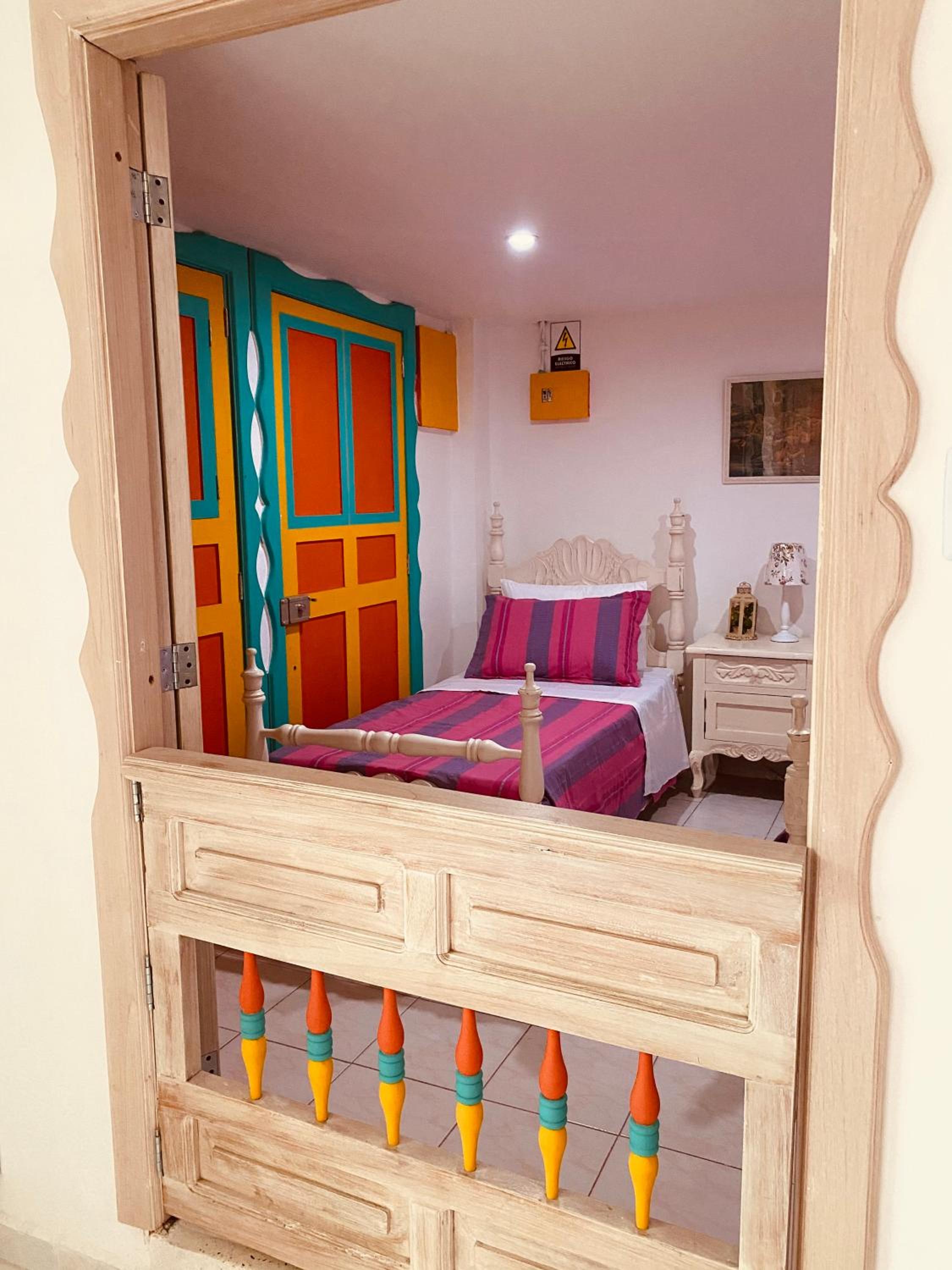 Casa Familiar María E