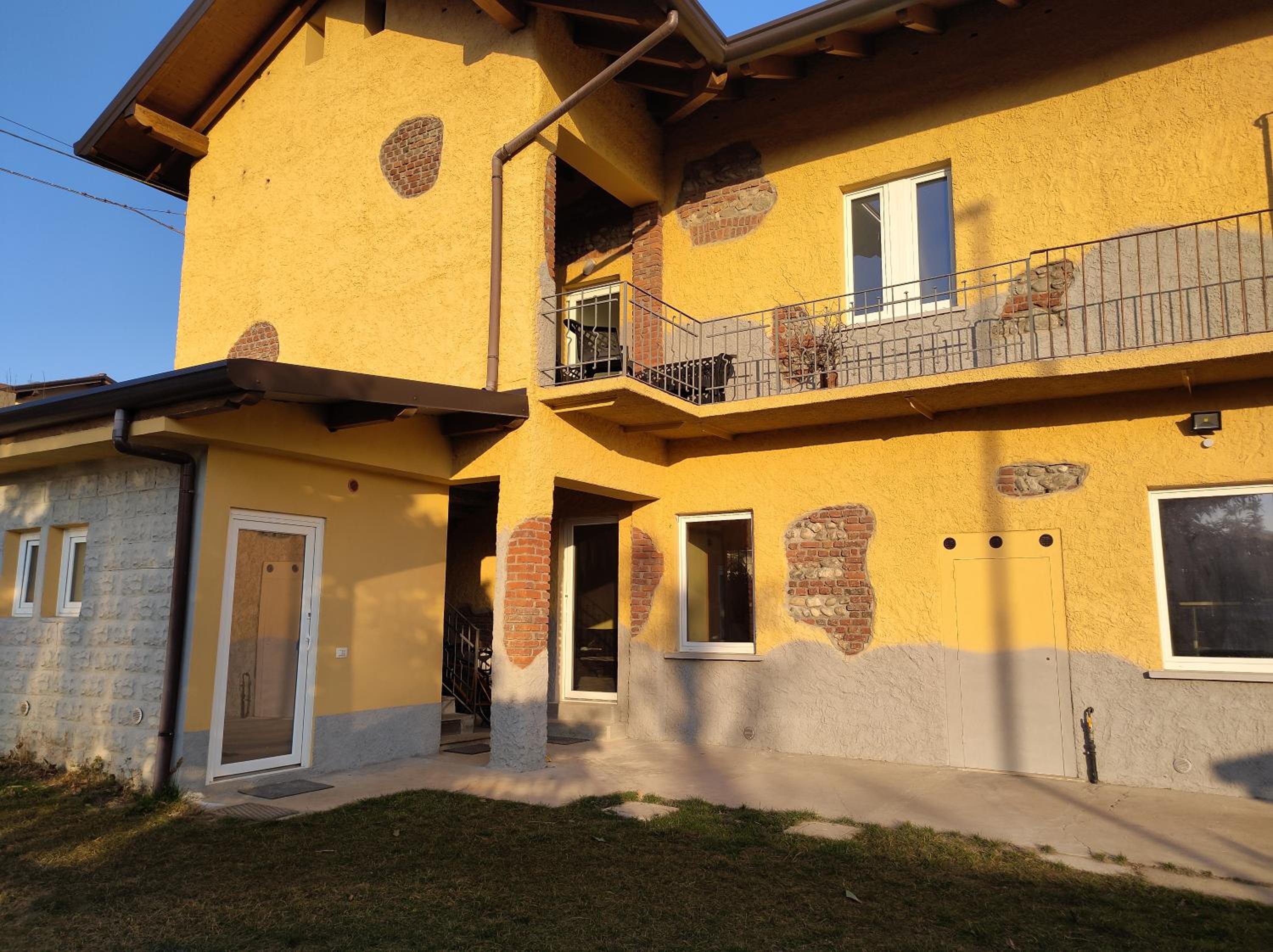 Villa ARA rossa