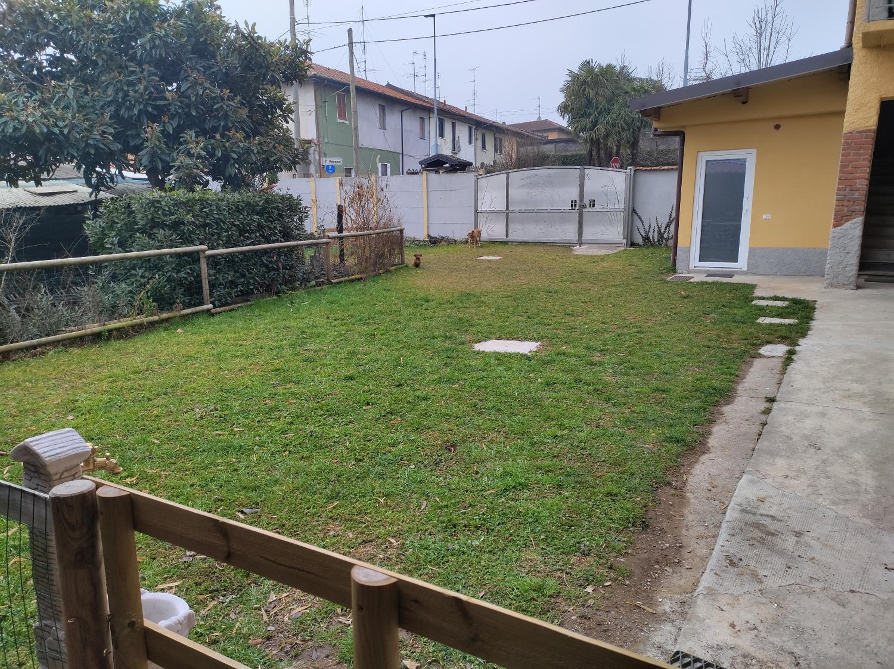 Villa ARA rossa