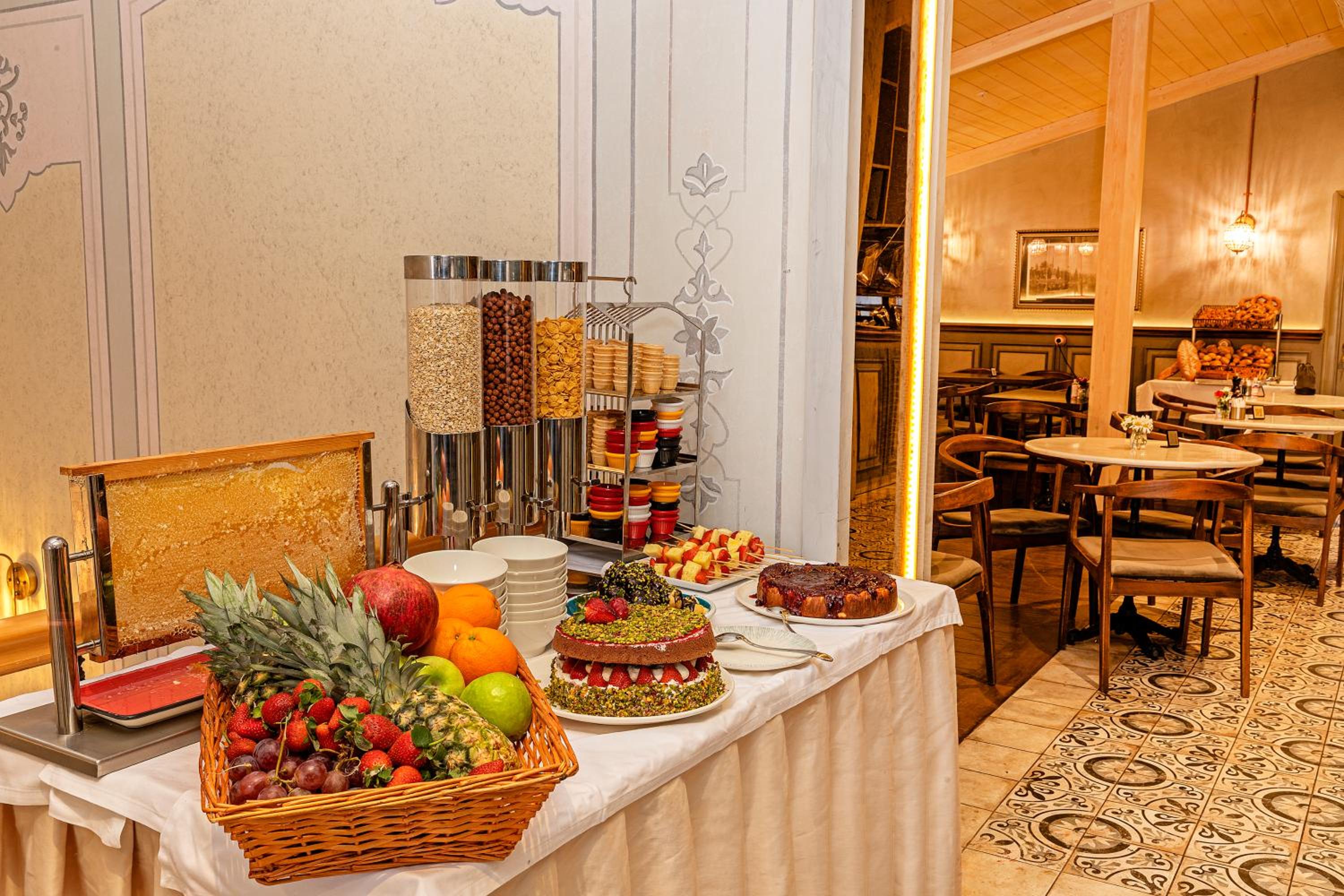 Meroddi Barnathan Hotel - Image 19