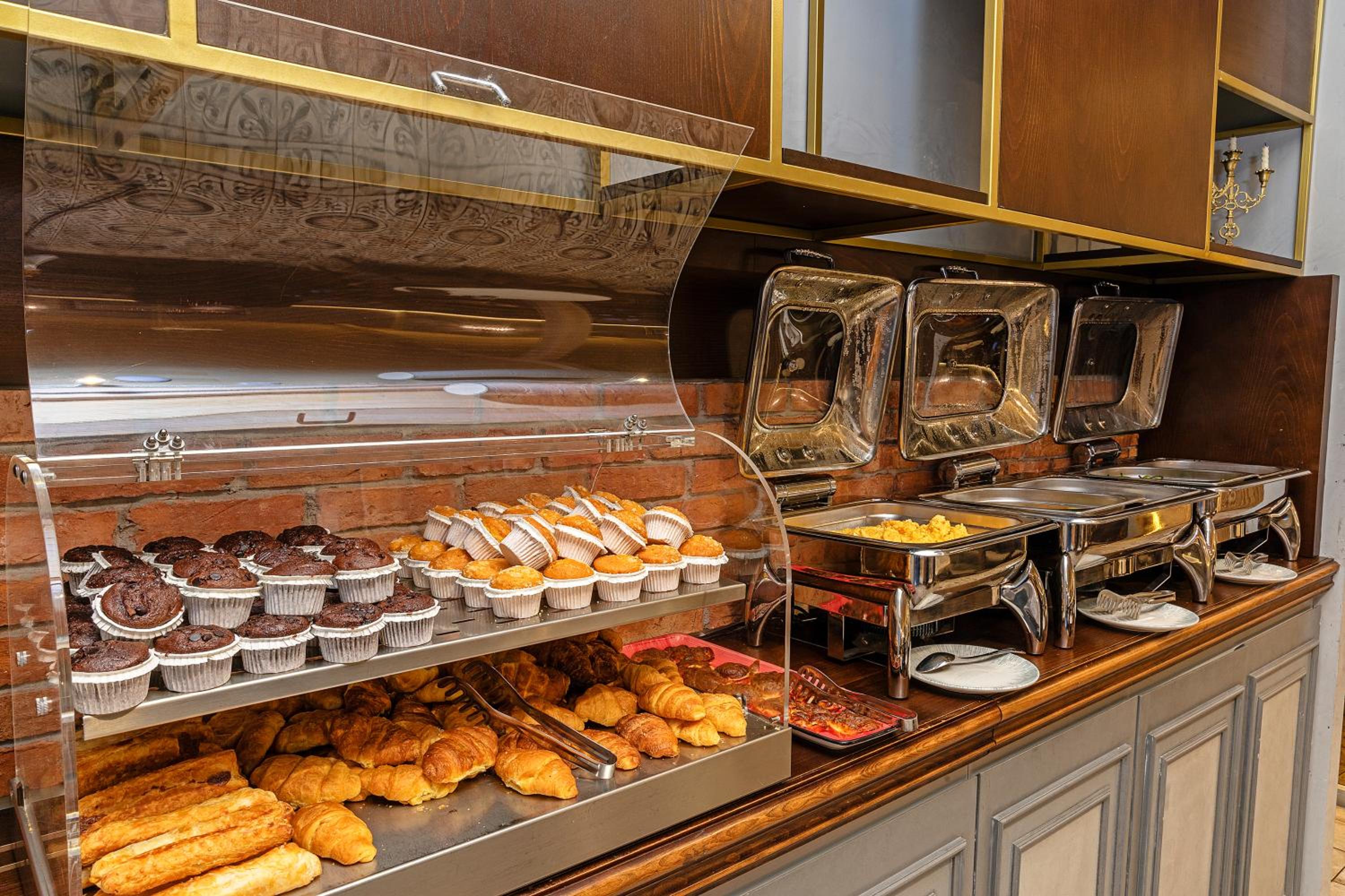 Meroddi Barnathan Hotel - Image 24