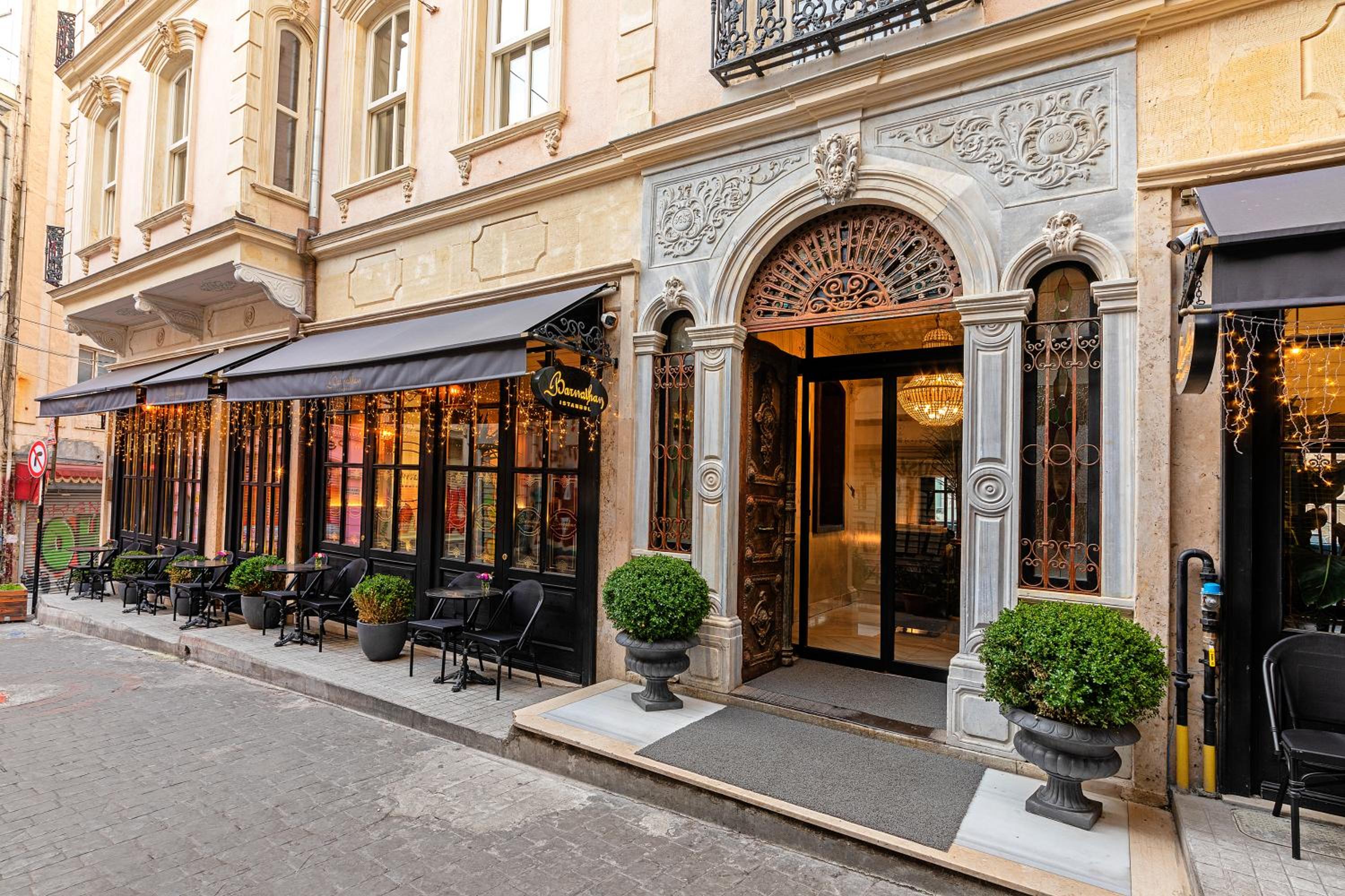 Meroddi Barnathan Hotel - Image 51