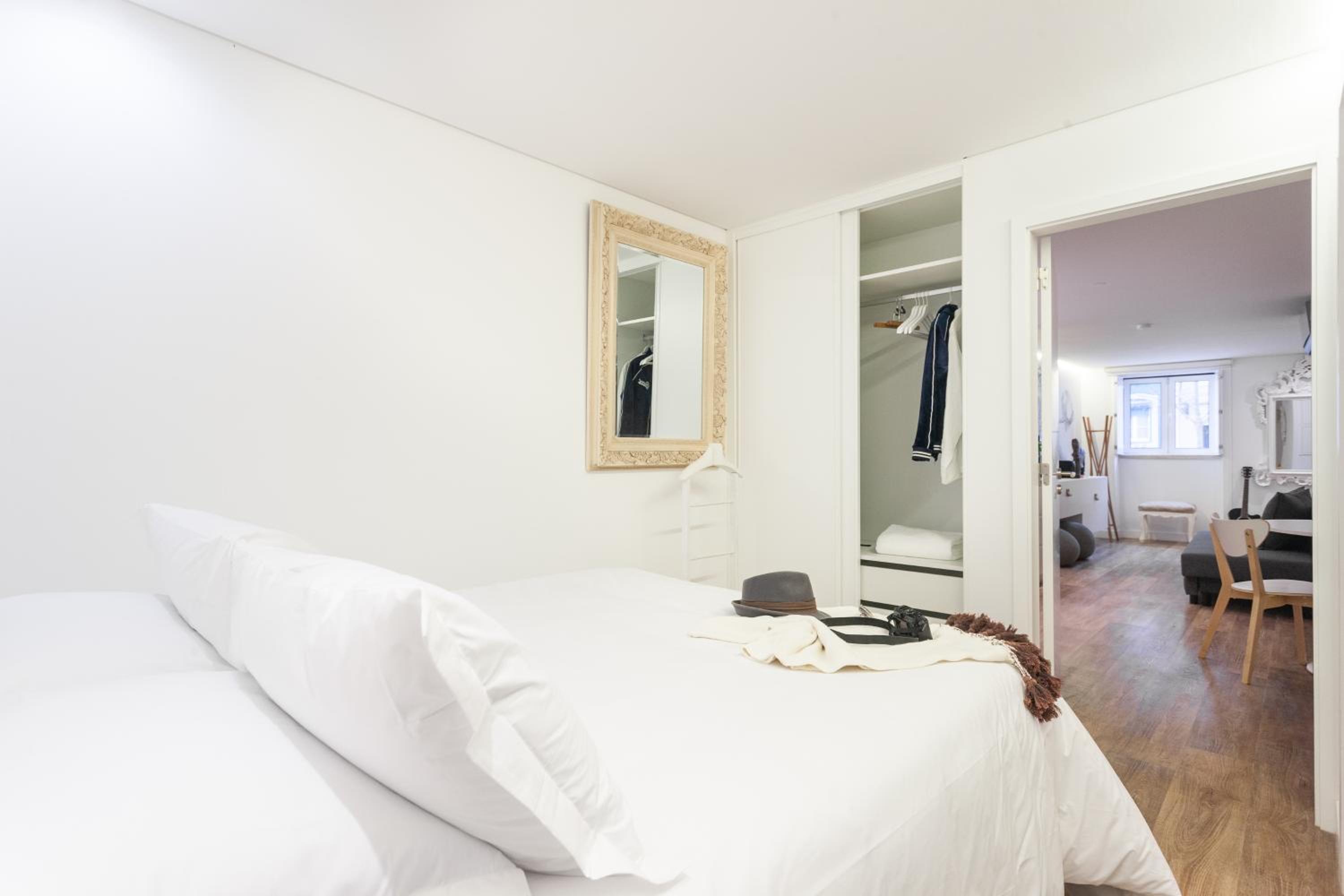 Embaixador Apartments&Suites view 4