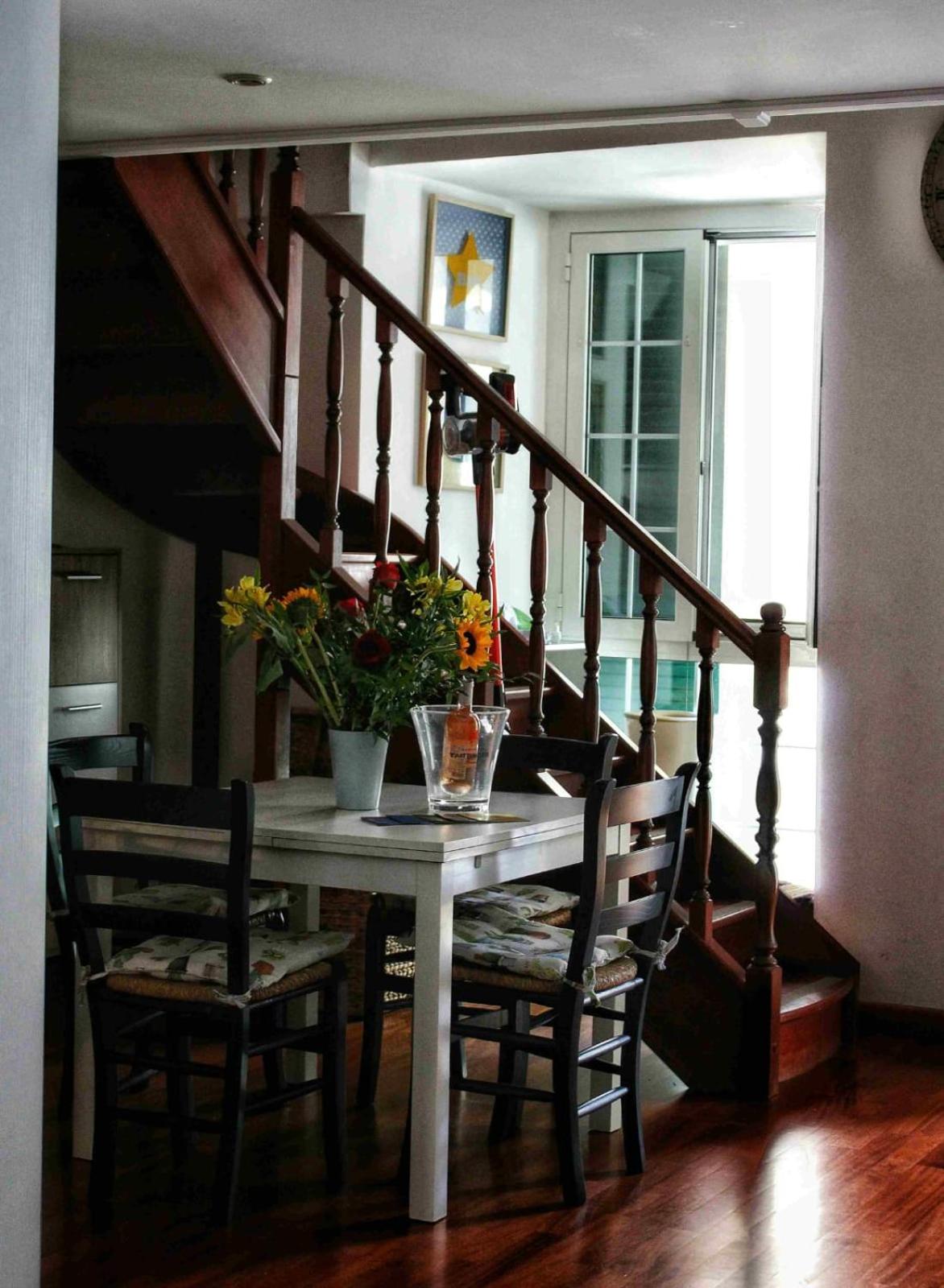 Casa Thomas en Sanremo — dining
