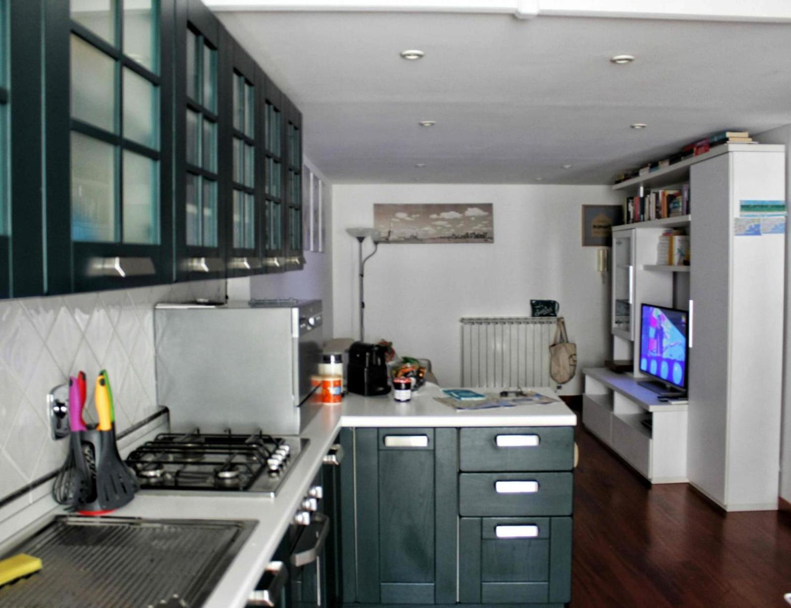 Casa Thomas en Sanremo — kitchen