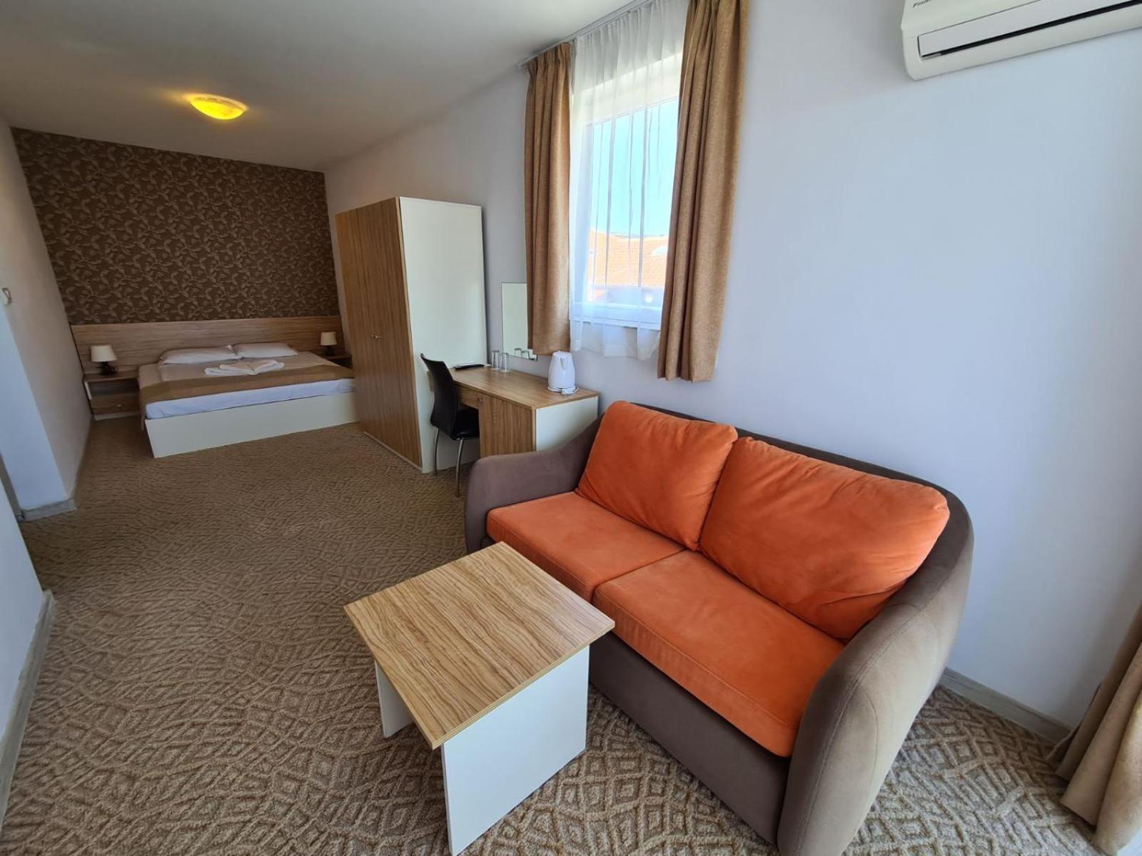 Hotel Mida