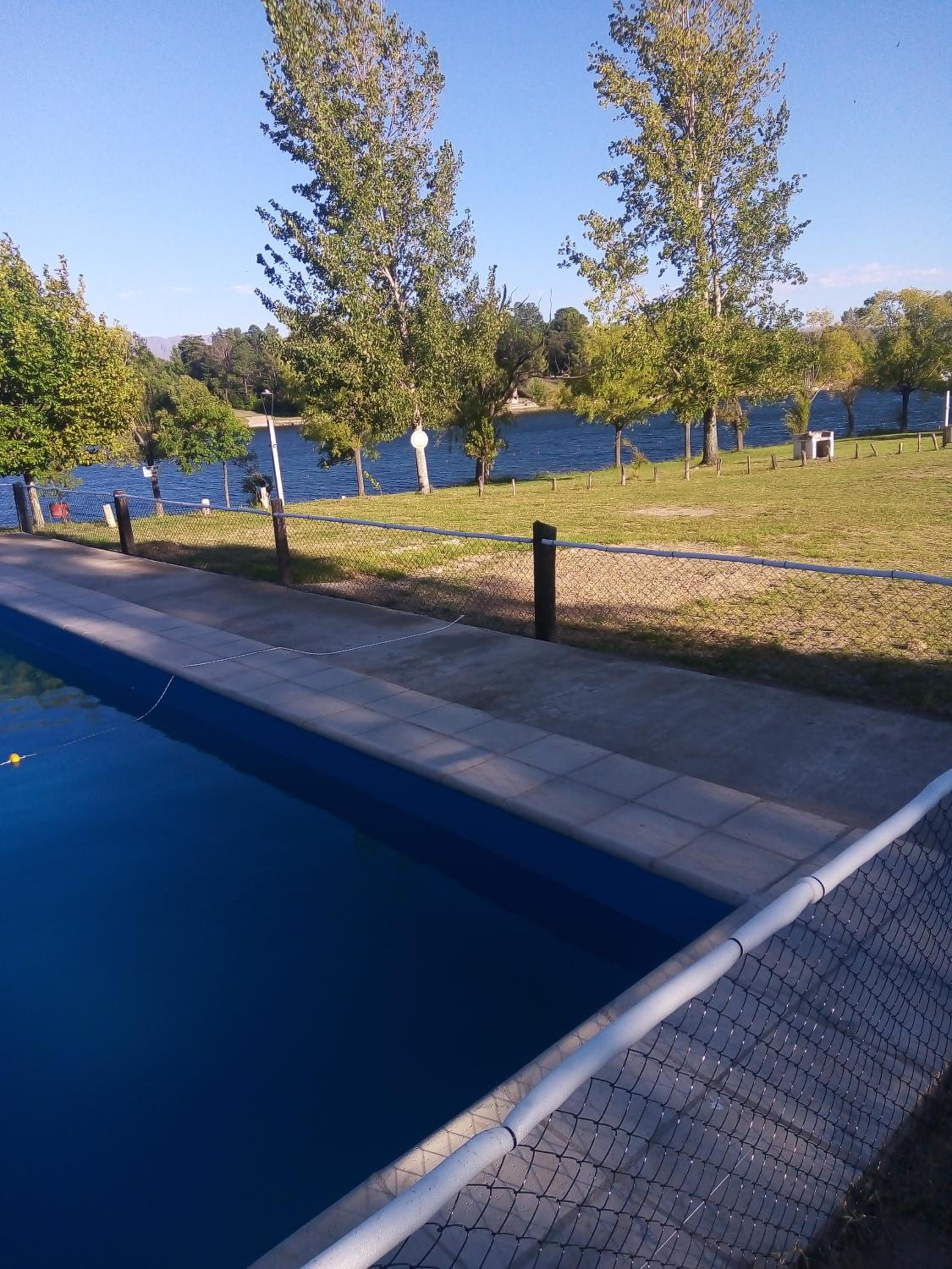 Cabaña en el lago