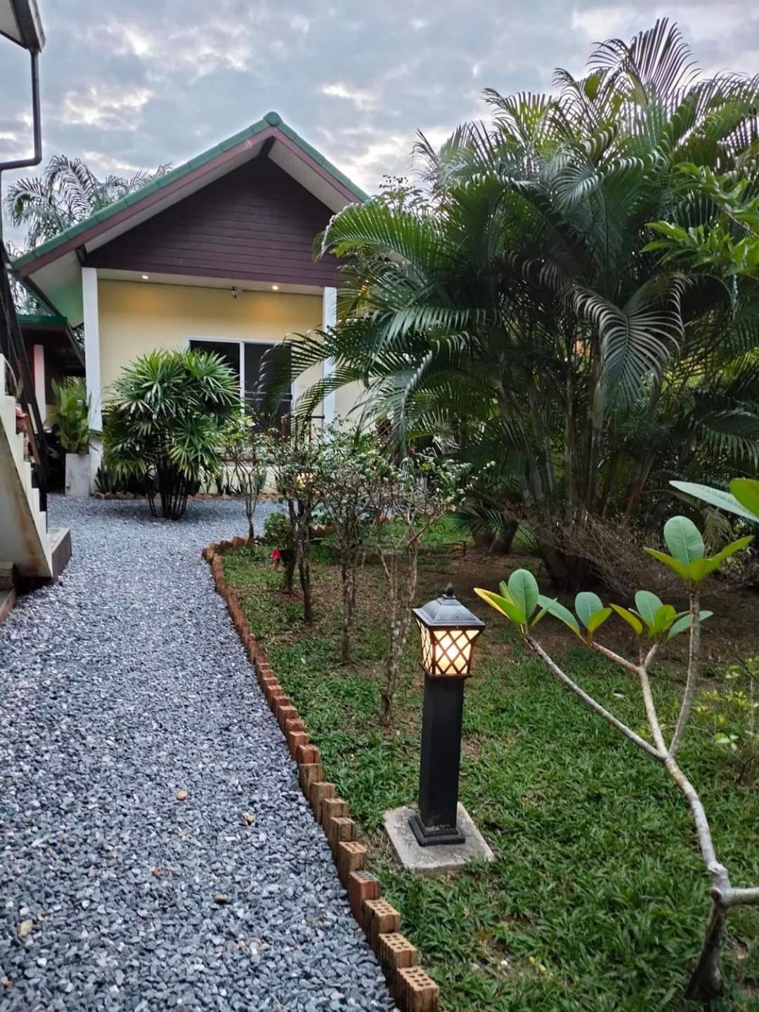 Bed & Breakfast To-Co