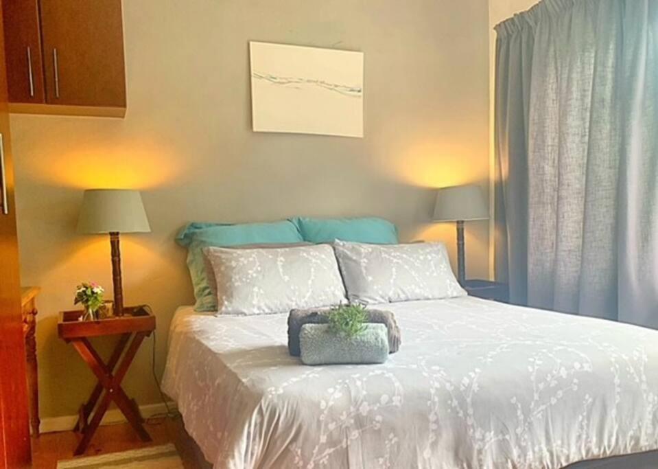 The Whitehouse at Oysterbay with dream views view 3