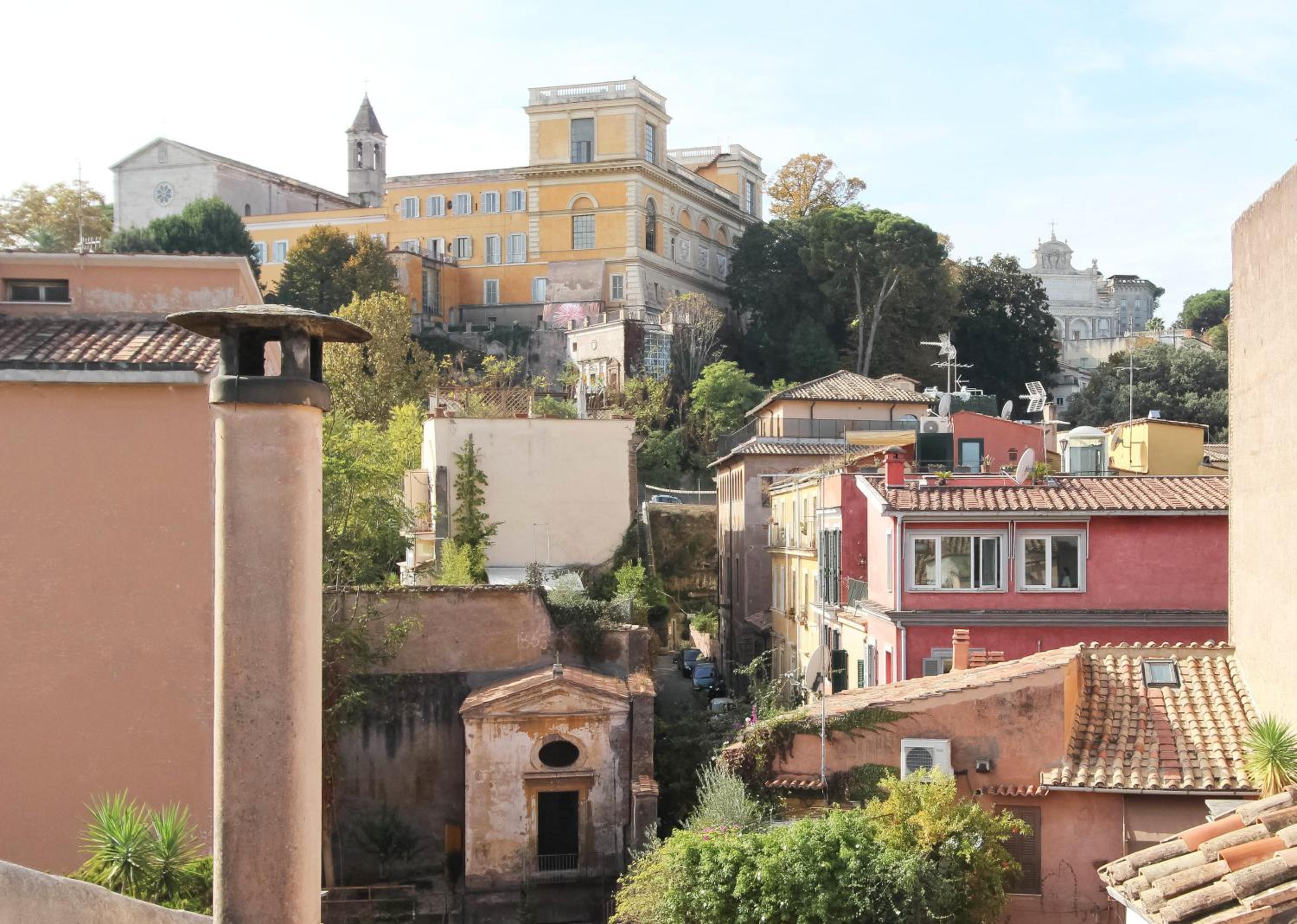 Luxury art apartment in Trastevere with terrace