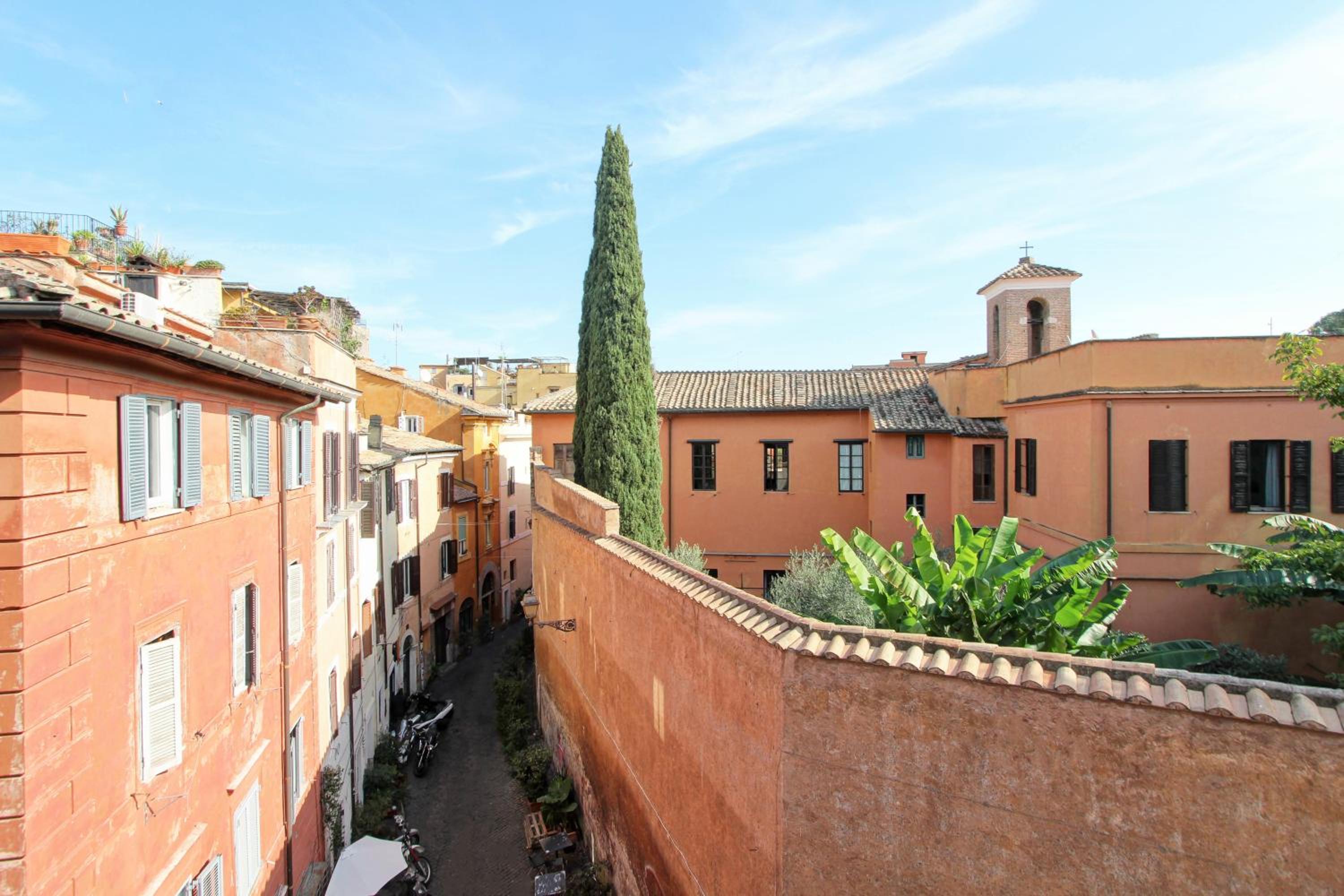 Luxury art apartment in Trastevere with terrace