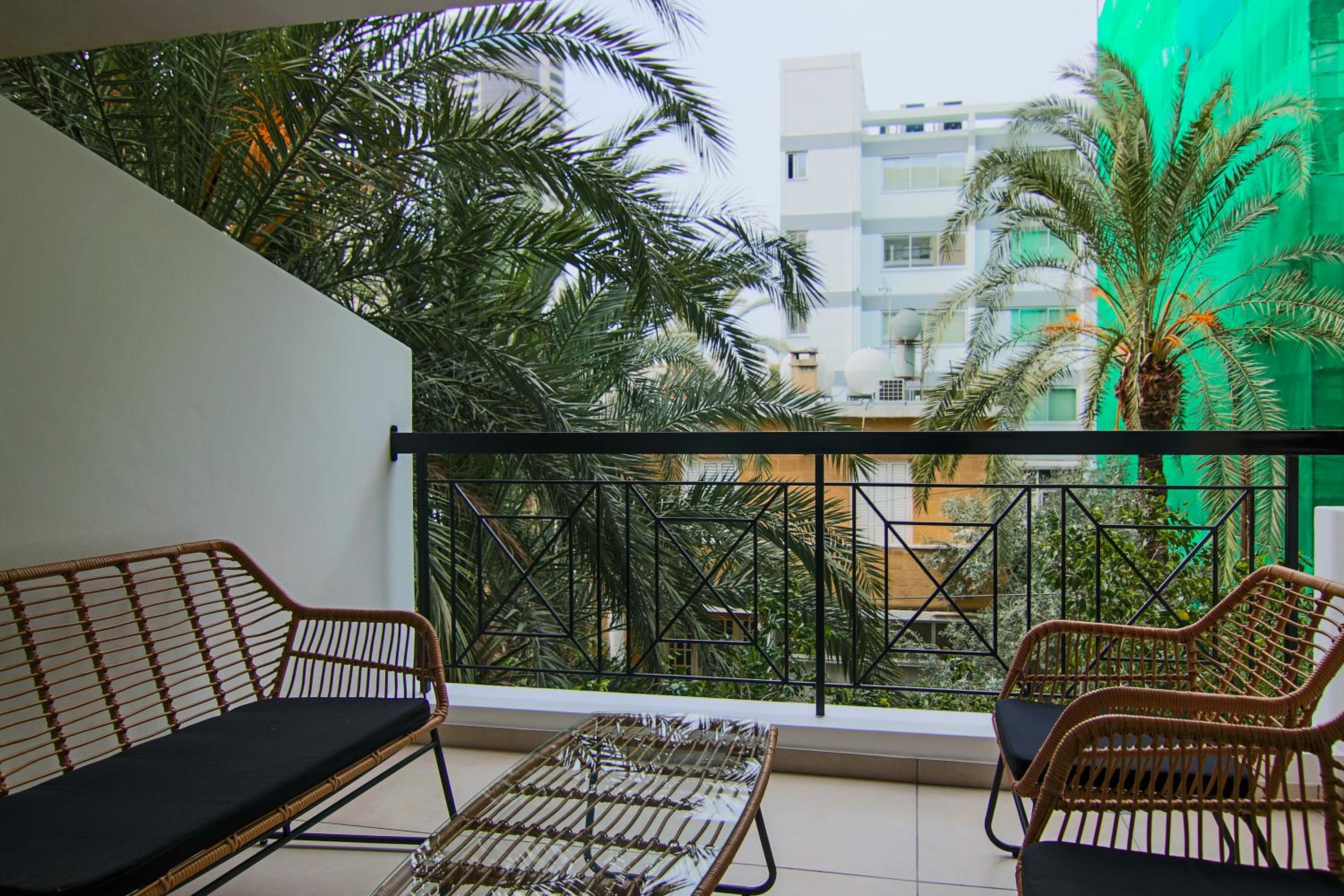 Phaedrus Living City View Luxury Iras Flat 102 view 4