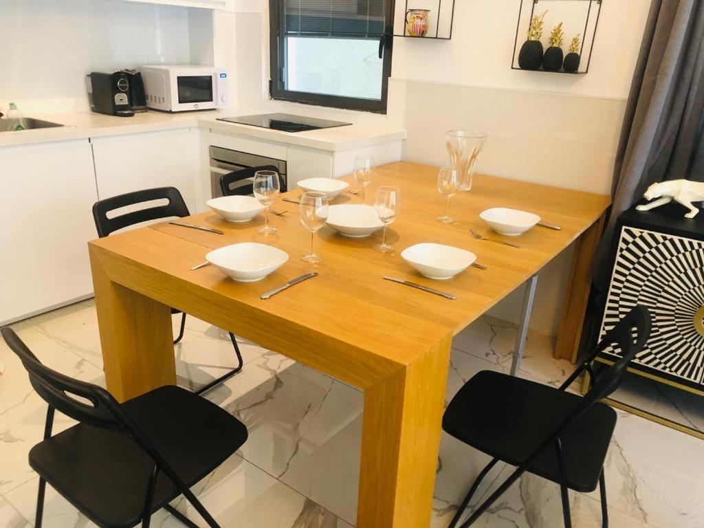 Best Apartment TEL AVIV CENTER 50Meters from the beach view 5