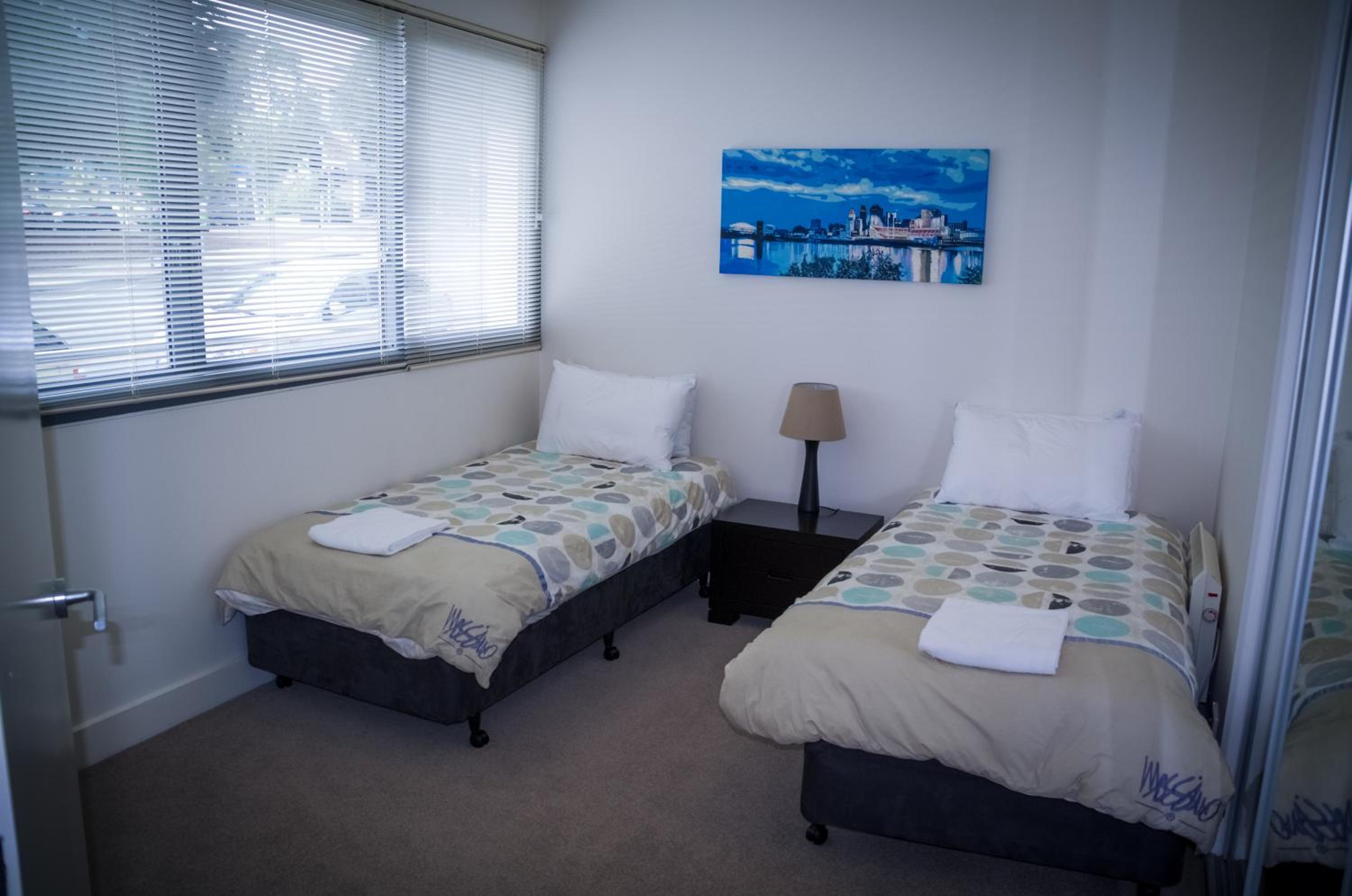 Waterfront (Yarra St) by Gold Star Stays
