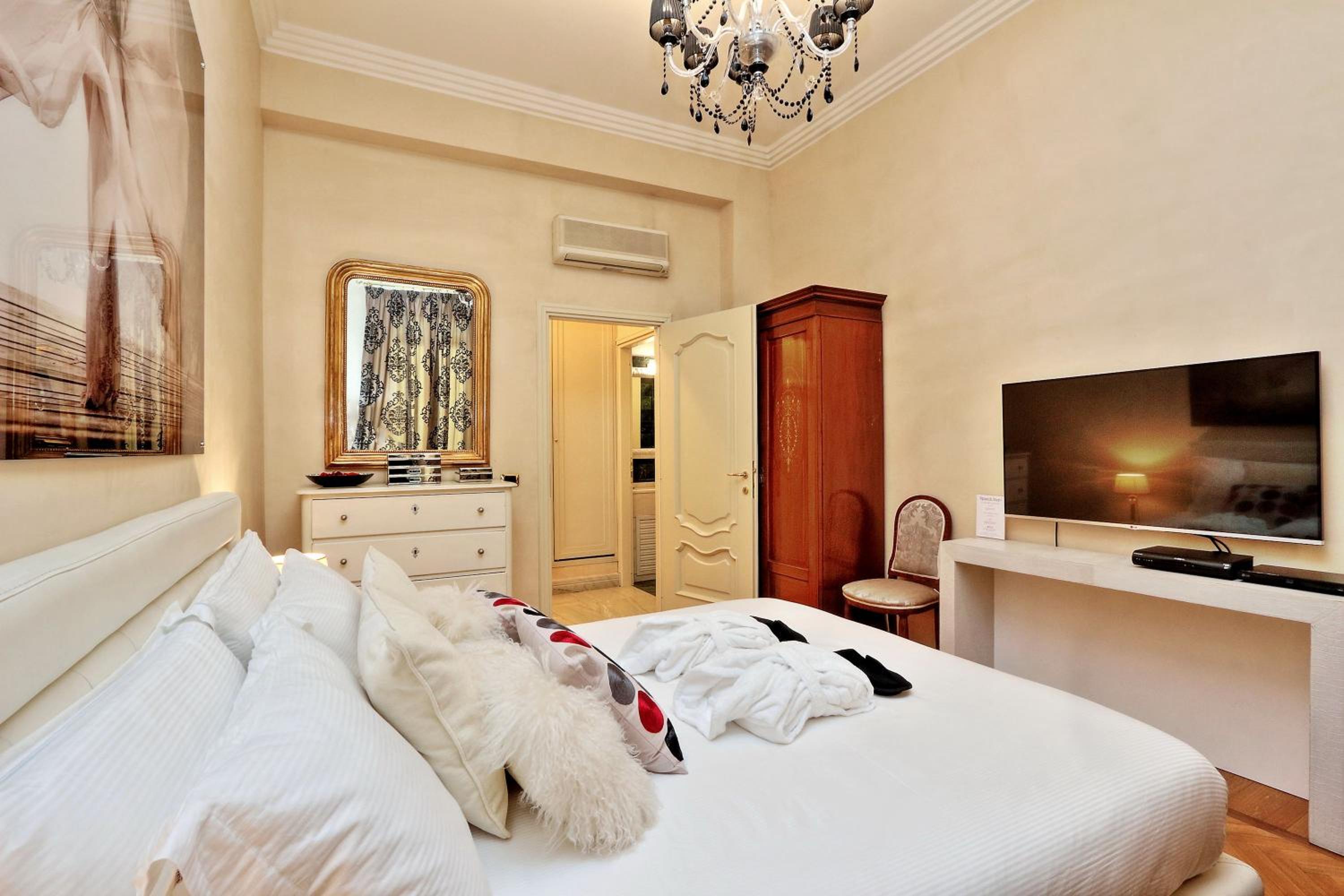 Rome luxury apartment to Spanish Steps