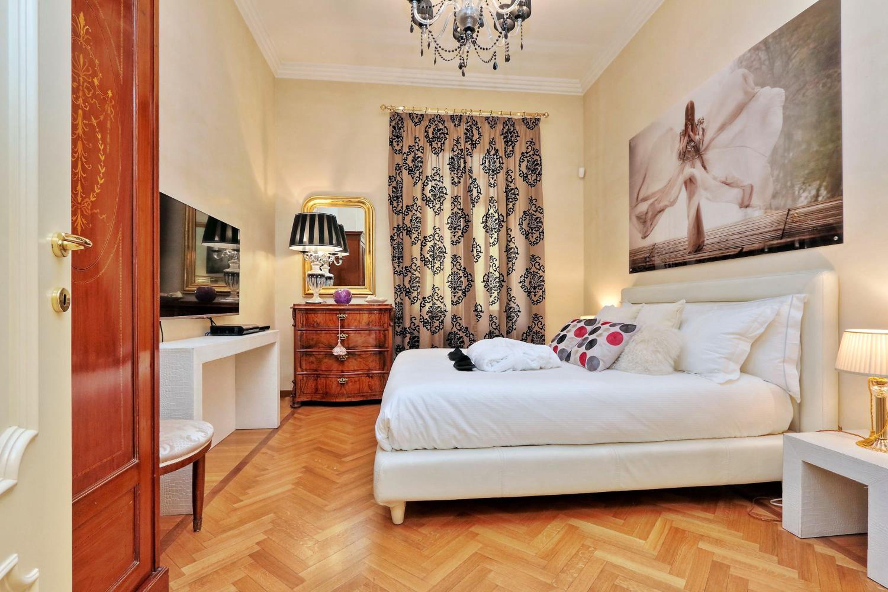 Rome luxury apartment to Spanish Steps