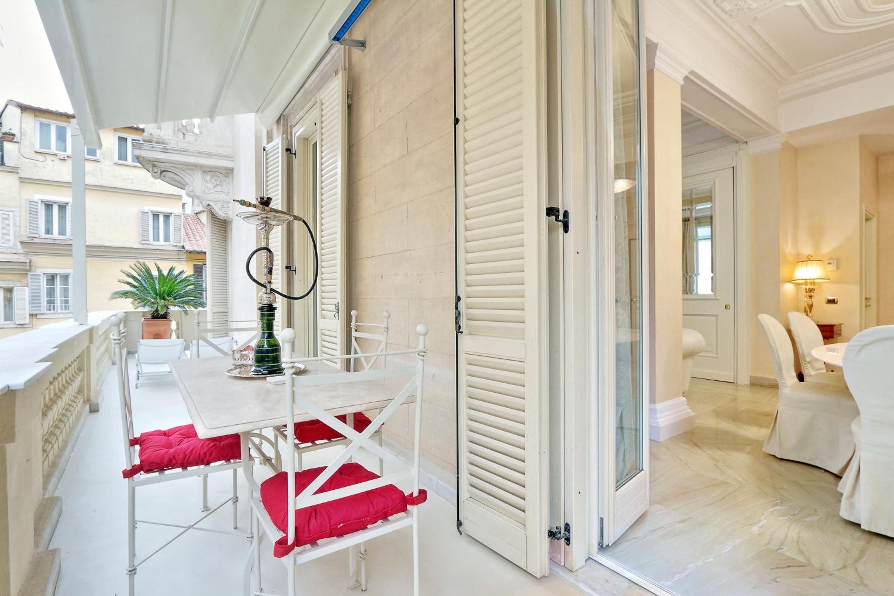 Rome luxury apartment to Spanish Steps