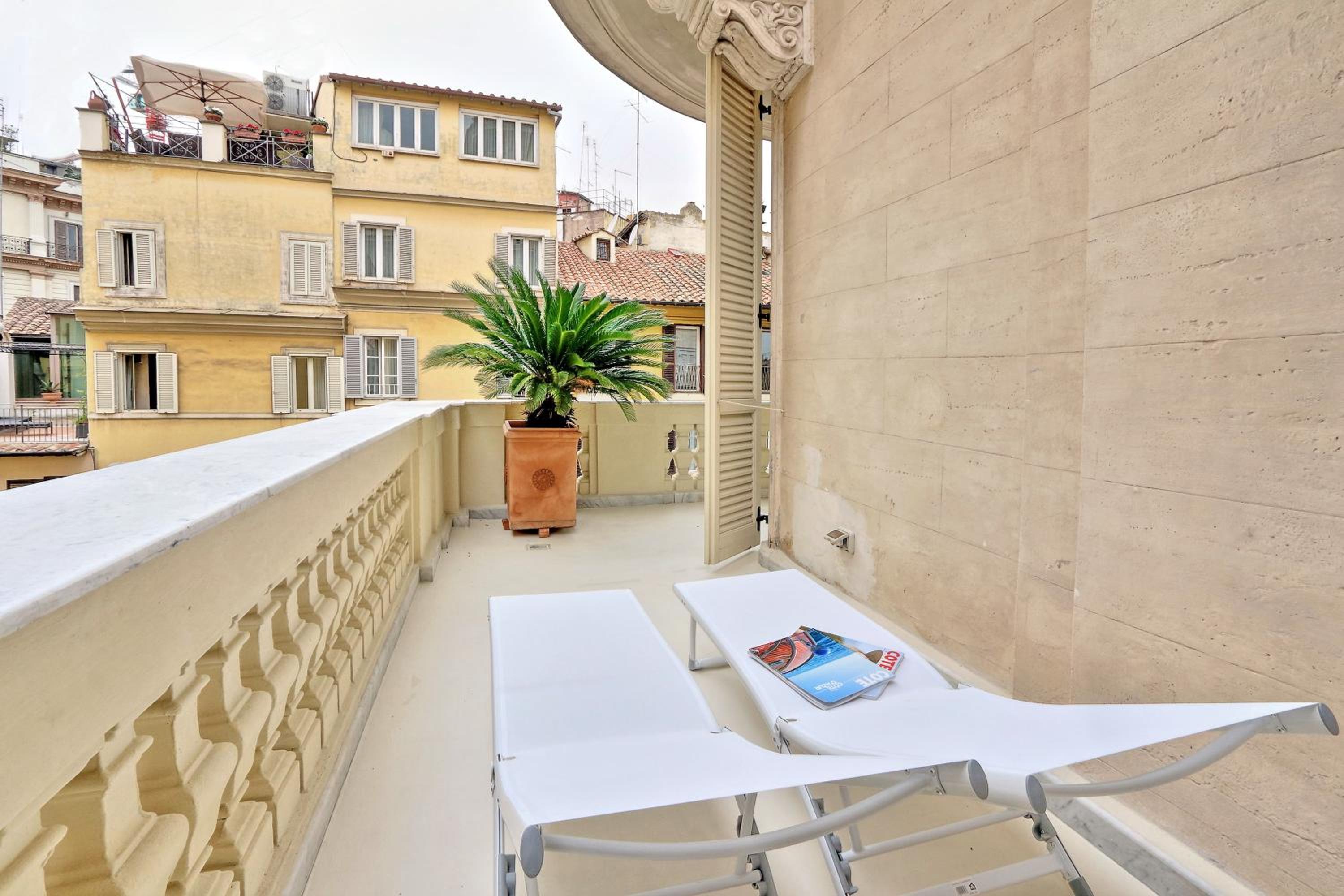 Rome luxury apartment to Spanish Steps