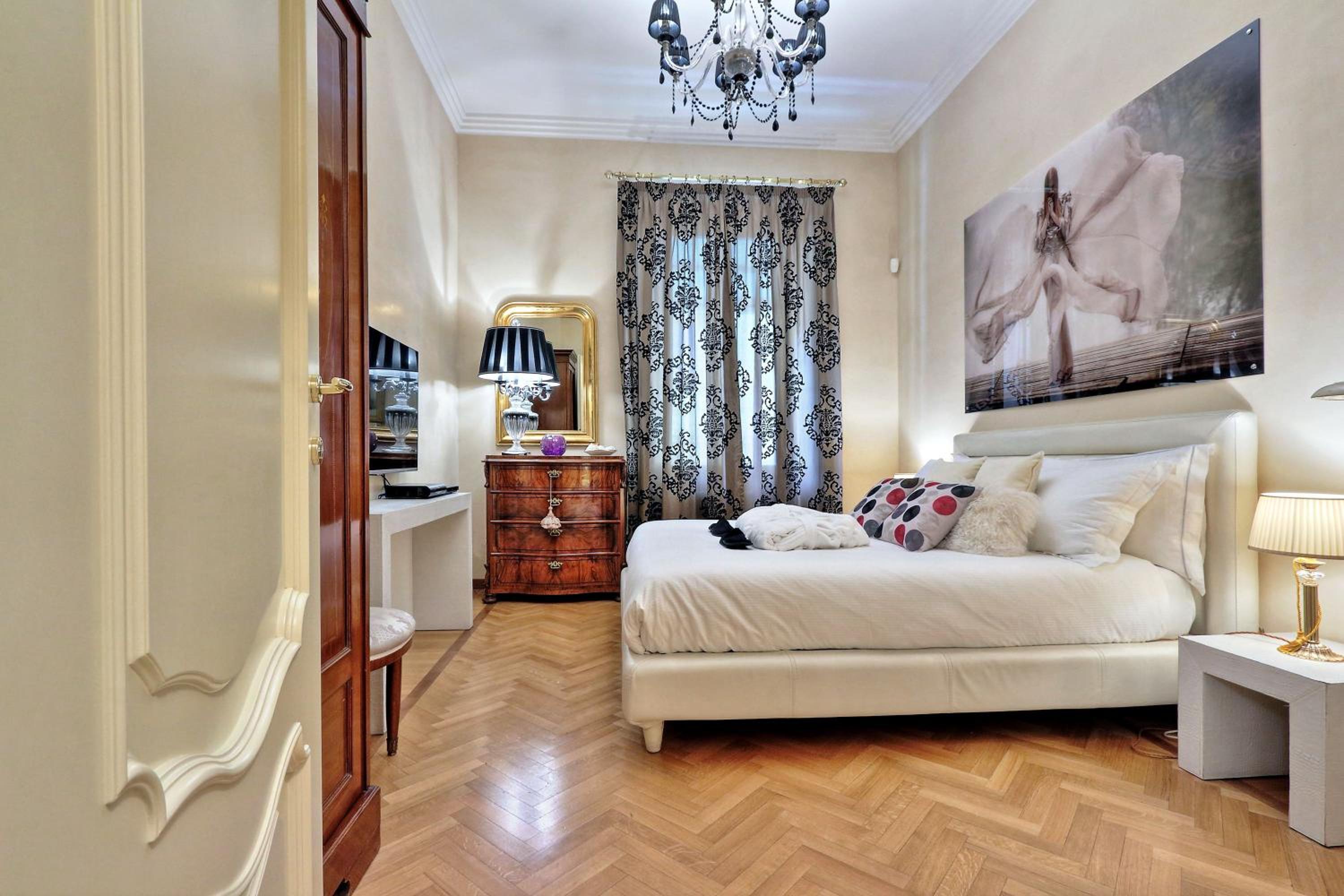 Rome luxury apartment to Spanish Steps