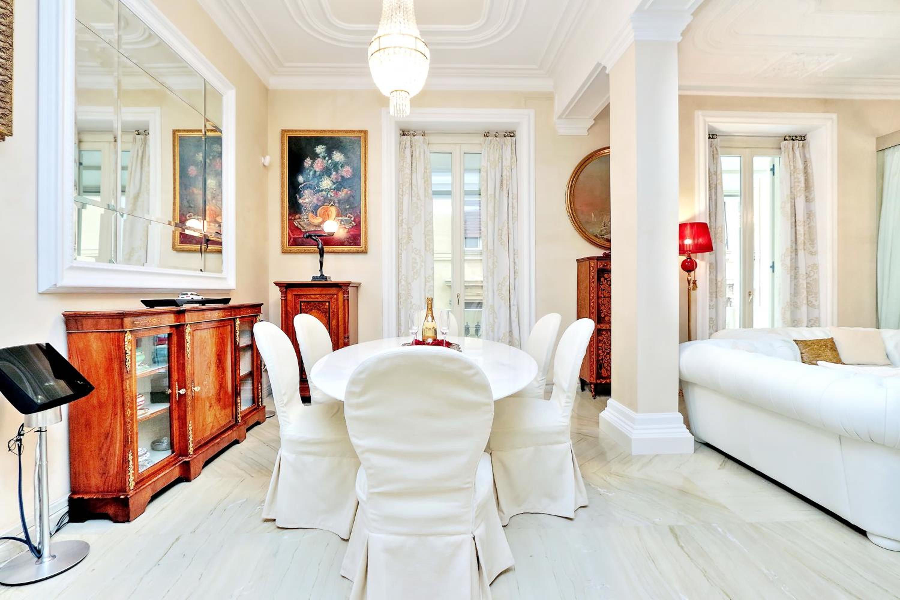 Rome luxury apartment to Spanish Steps