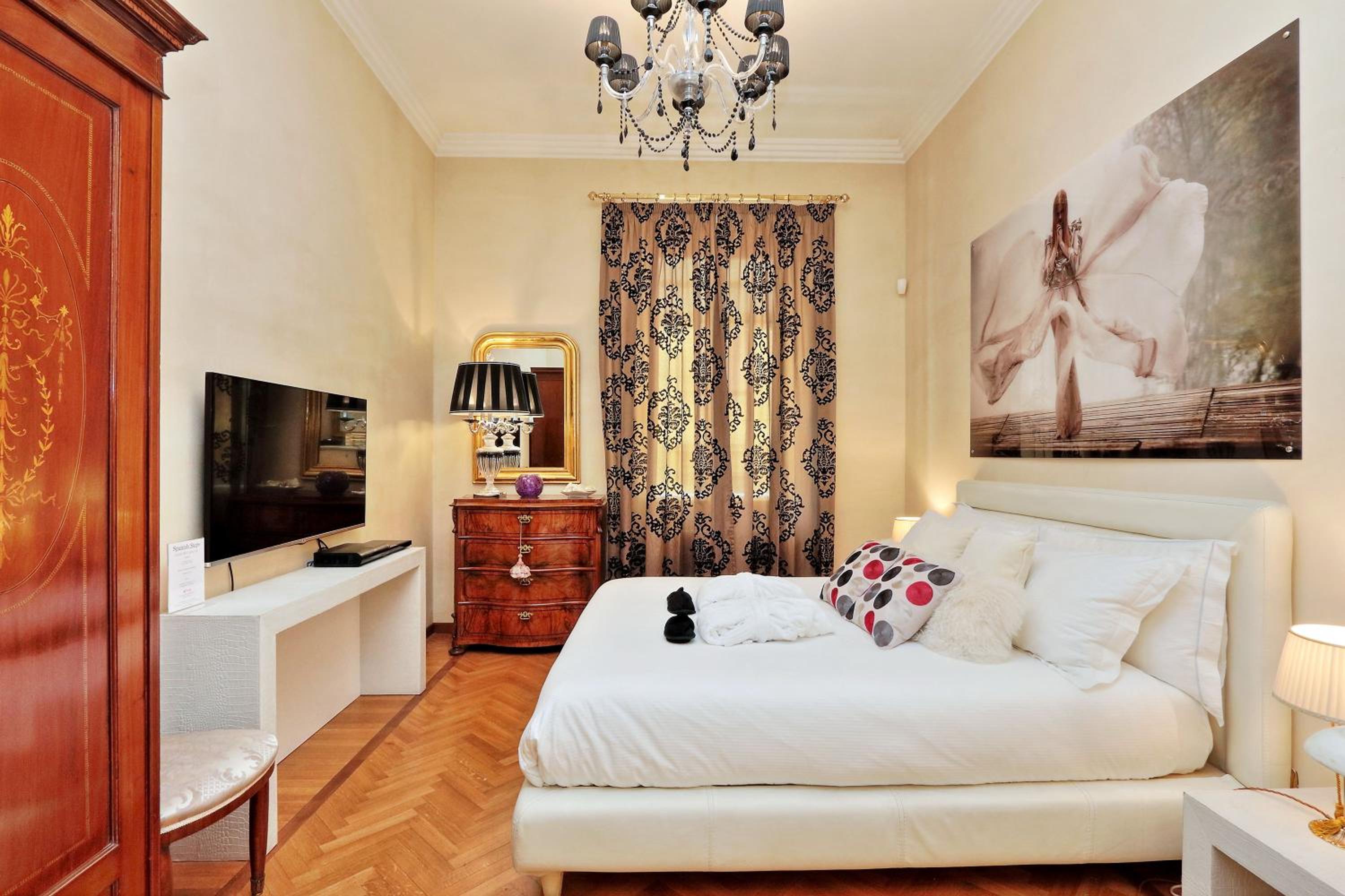 Rome luxury apartment to Spanish Steps