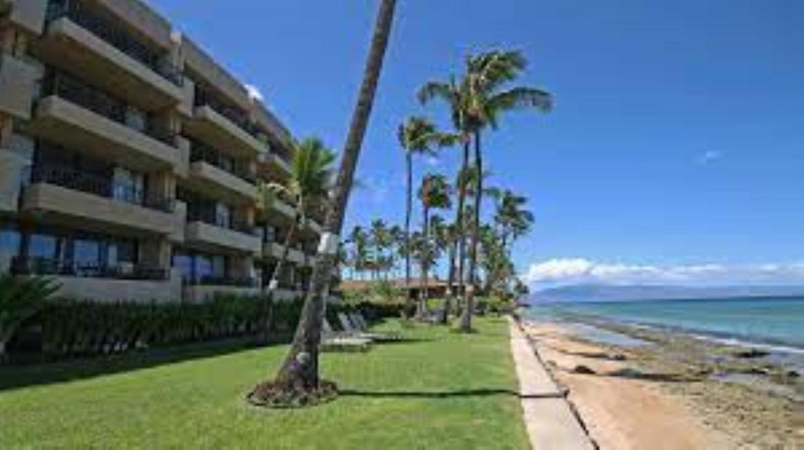 Hotel Stunning Sunsets and Oceanview's at Paki Maui - Image 1