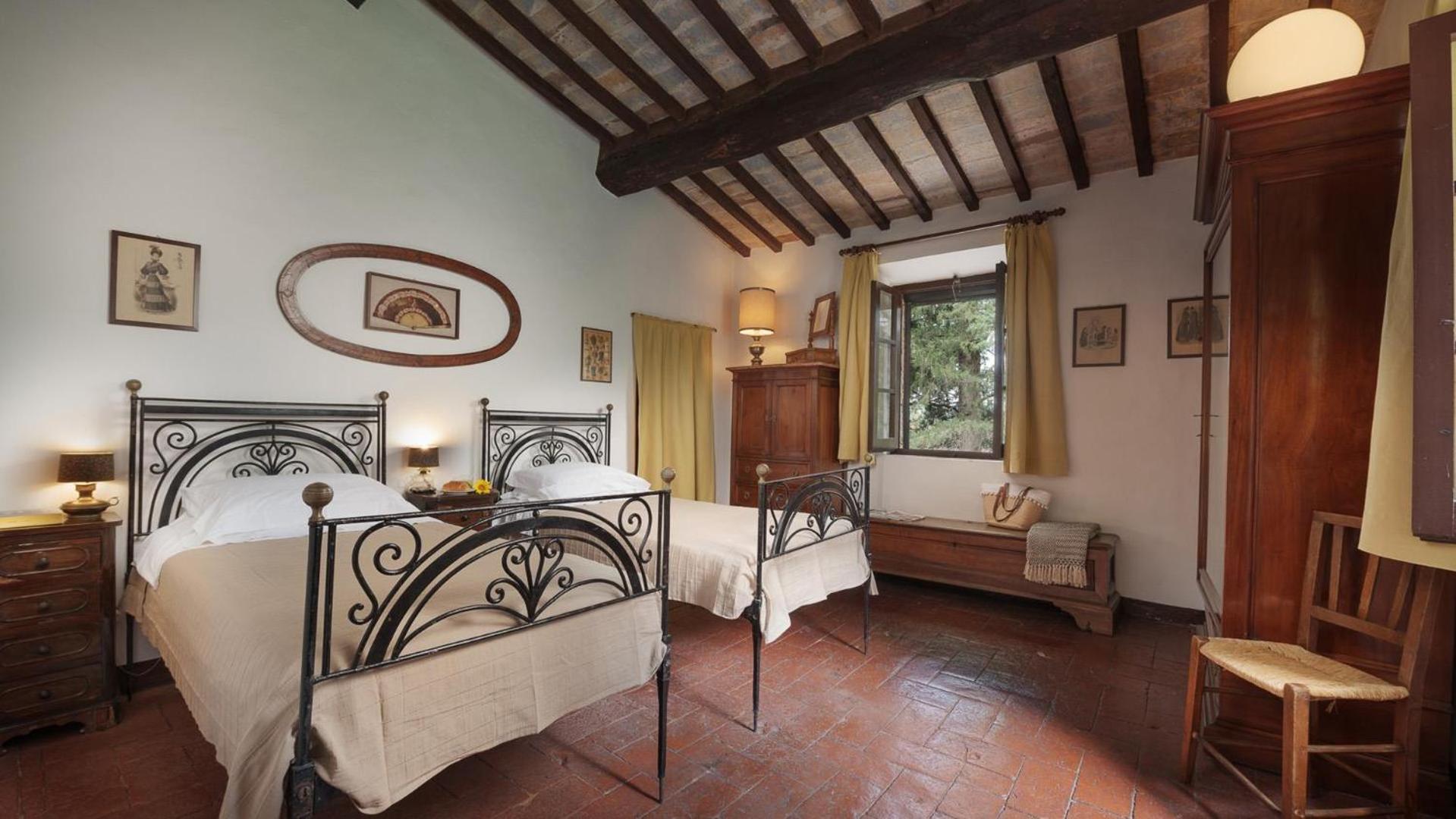Casale Scola Cetona view 2