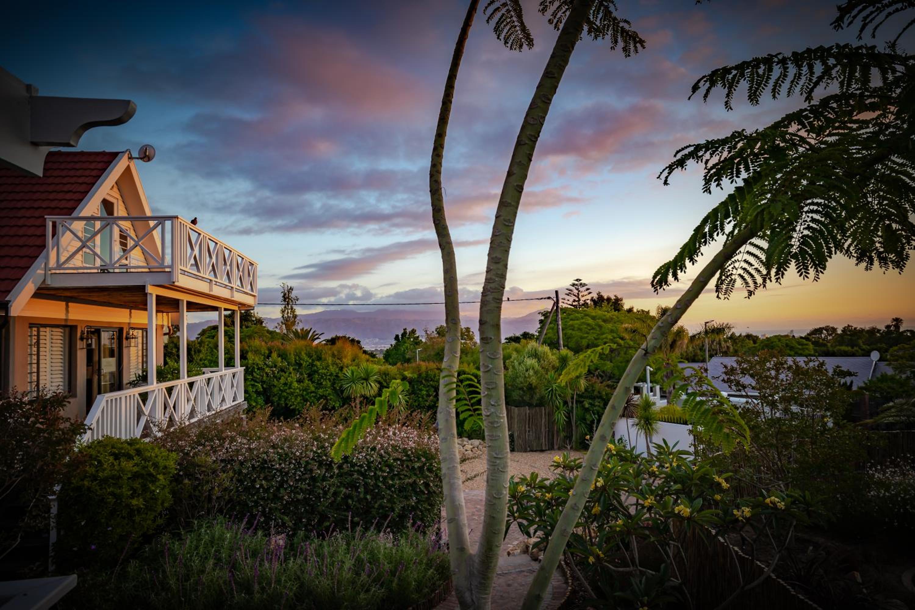 Hotel YEBO Boutique Guesthouse - Image 1