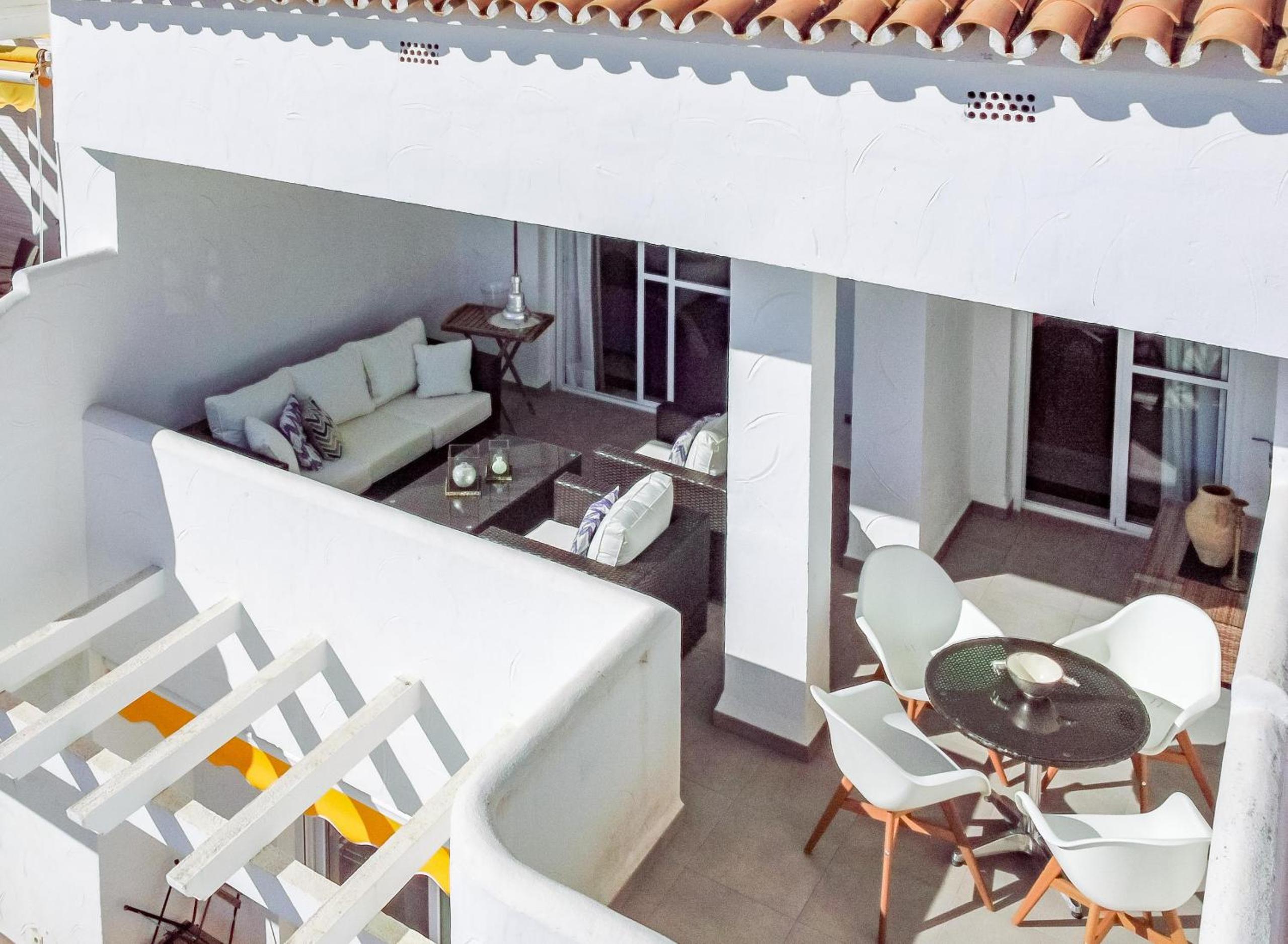 ELD1-Stunning 2 Bedroom Penthouse in Puerto Banus view 2