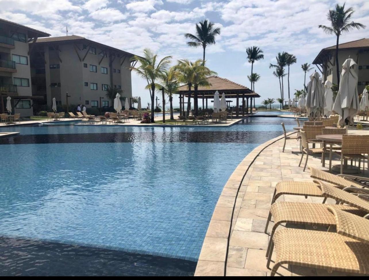 Polinésia Muro Alto Flat com piscina privativa