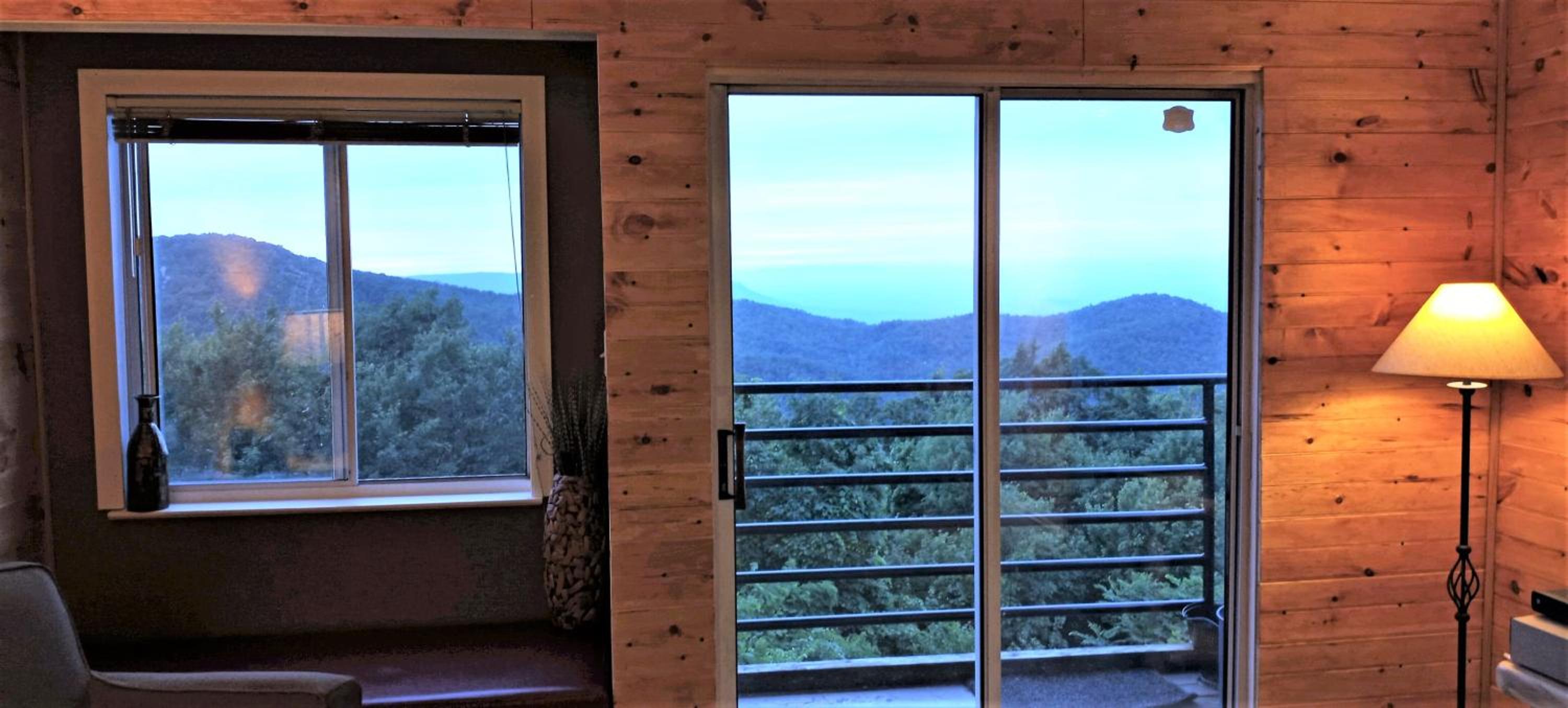 Mountain Villa Magnificent Views - 2 Pools, Fireplace & Hot Tub