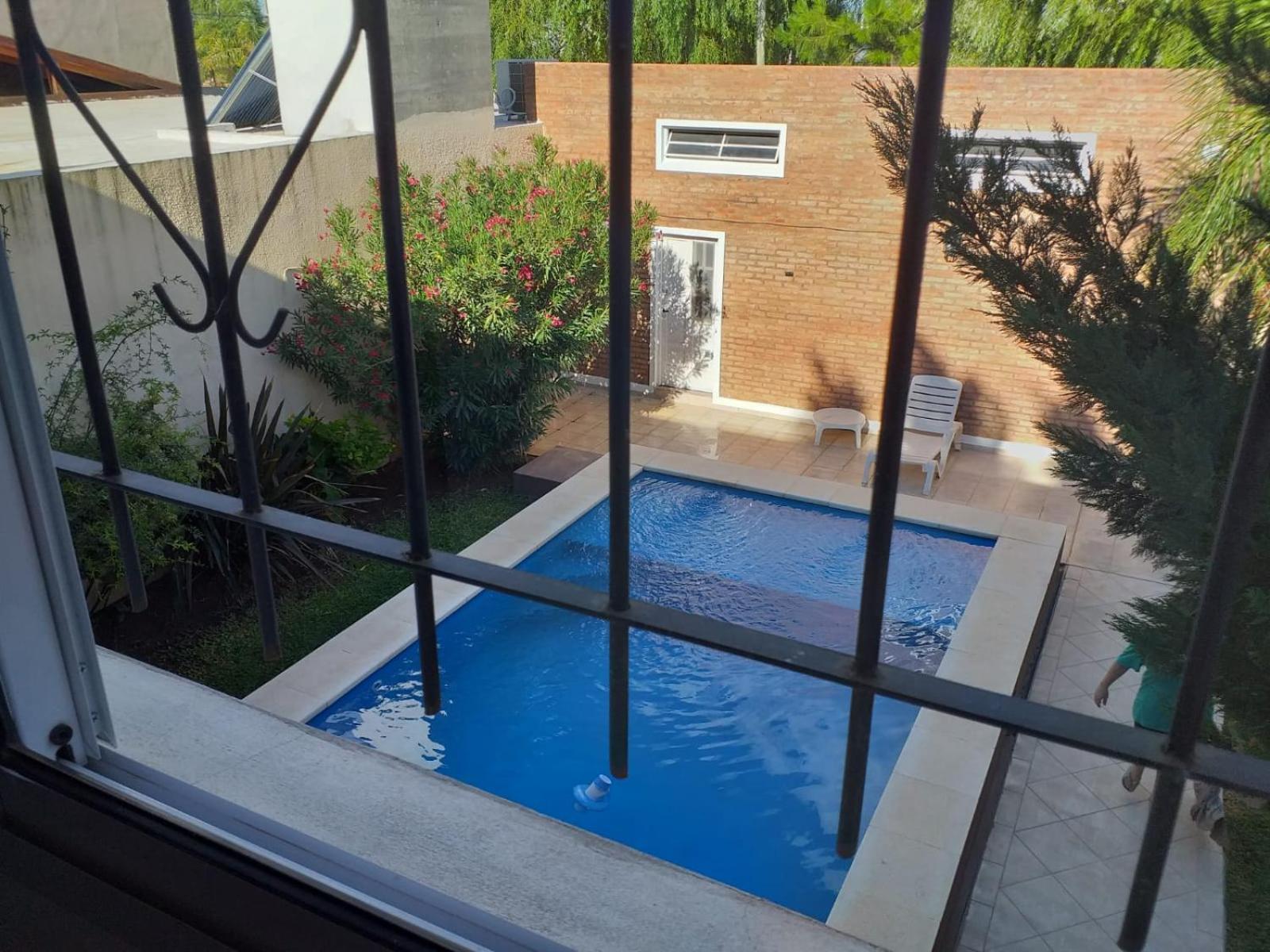 Casa Con Pileta En Roldan