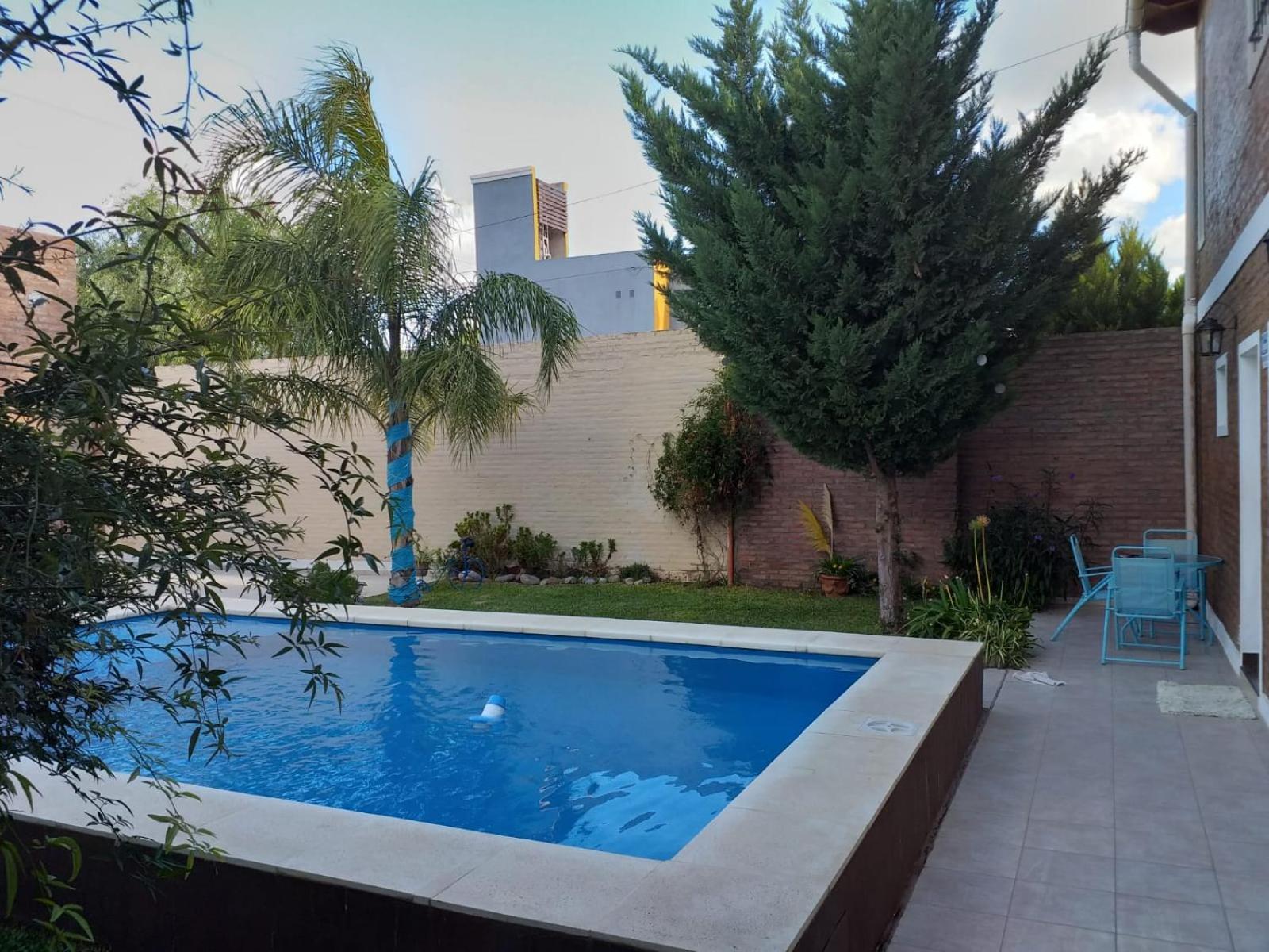 Casa Con Pileta En Roldan