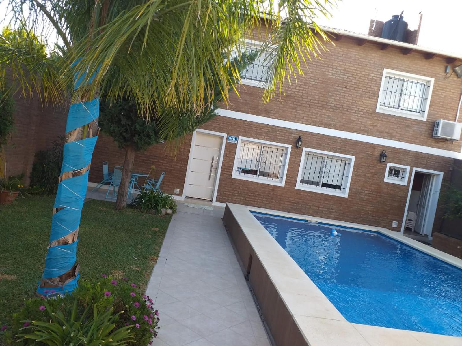 Casa Con Pileta En Roldan