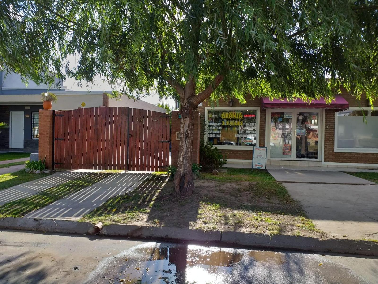 Casa Con Pileta En Roldan