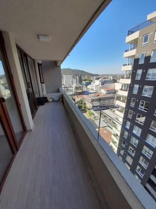 Edifico claro solar piso 16