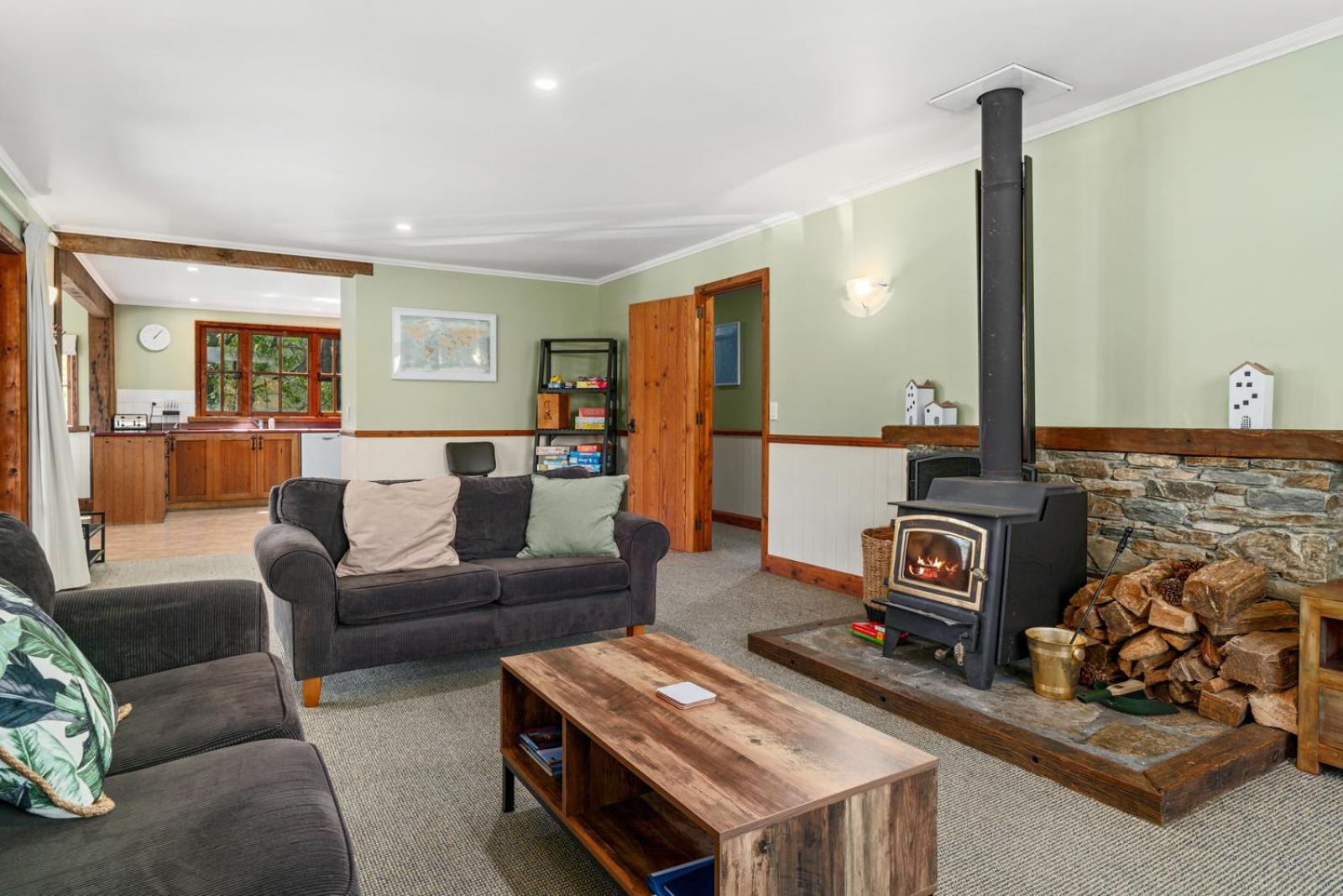 The Cottage on the Hill - Wānaka Holiday Home